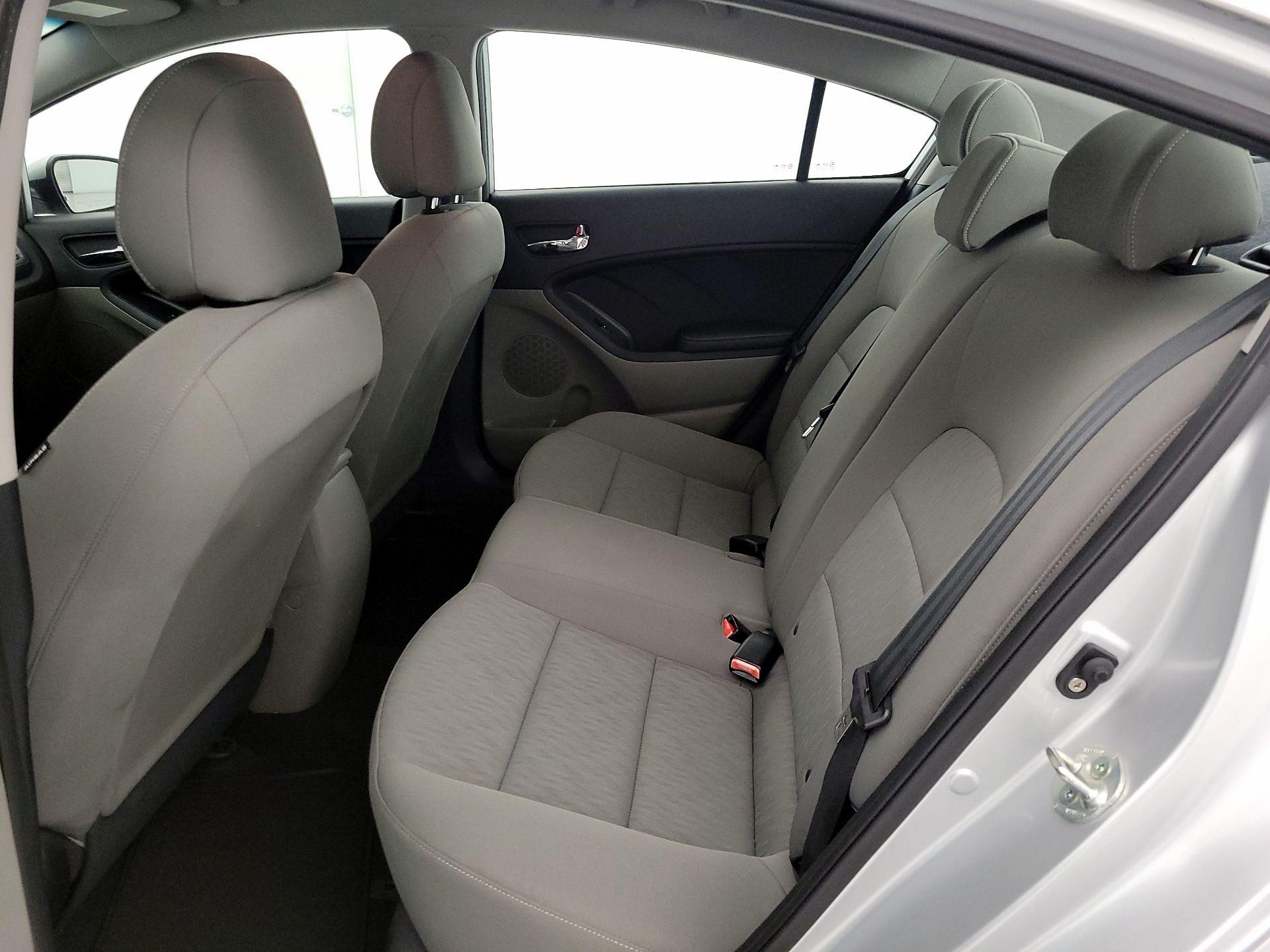 Thumbnail: 2015 Kia Forte - 18