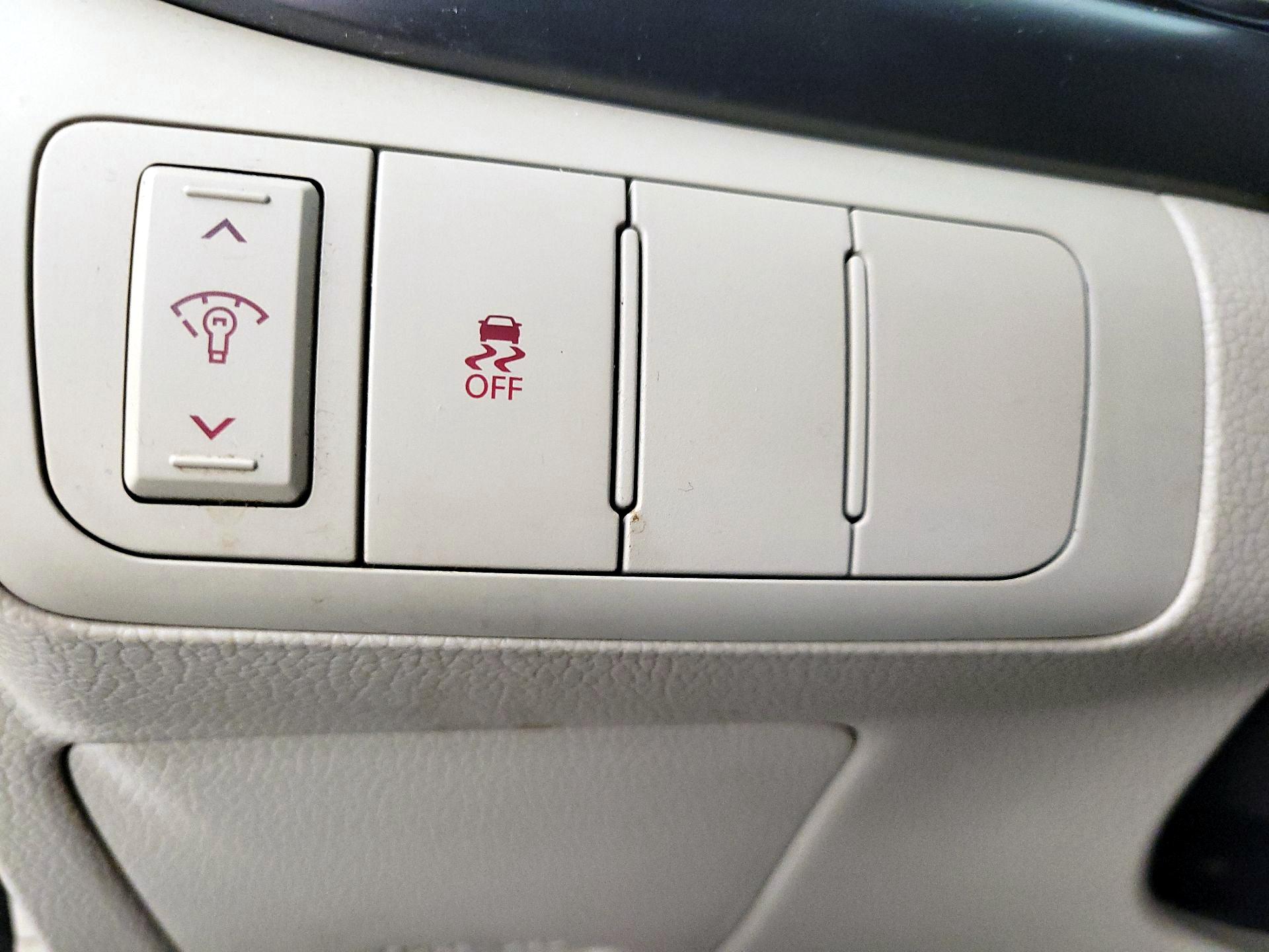 Thumbnail: 2015 Kia Optima - 13