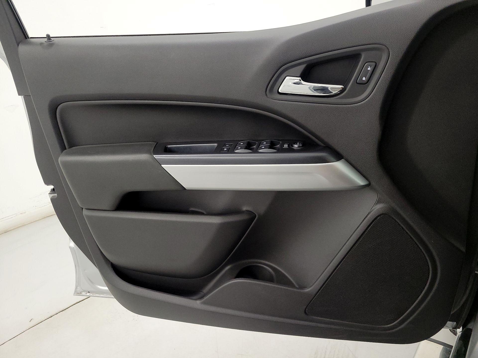 Thumbnail: 2018 Chevrolet Colorado - 12