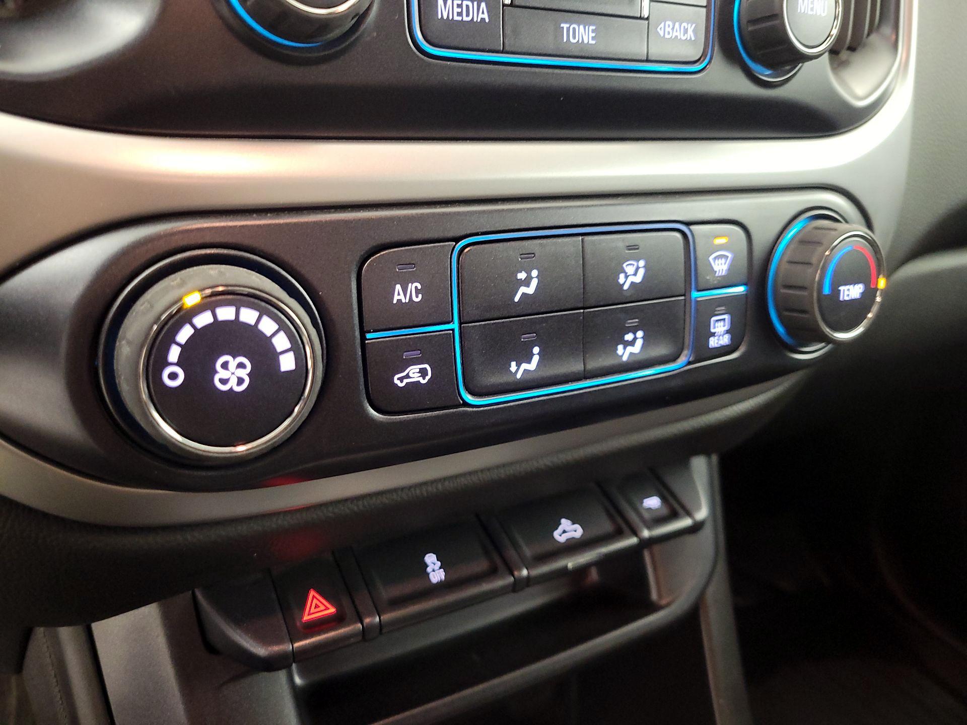 Thumbnail: 2018 Chevrolet Colorado - 16