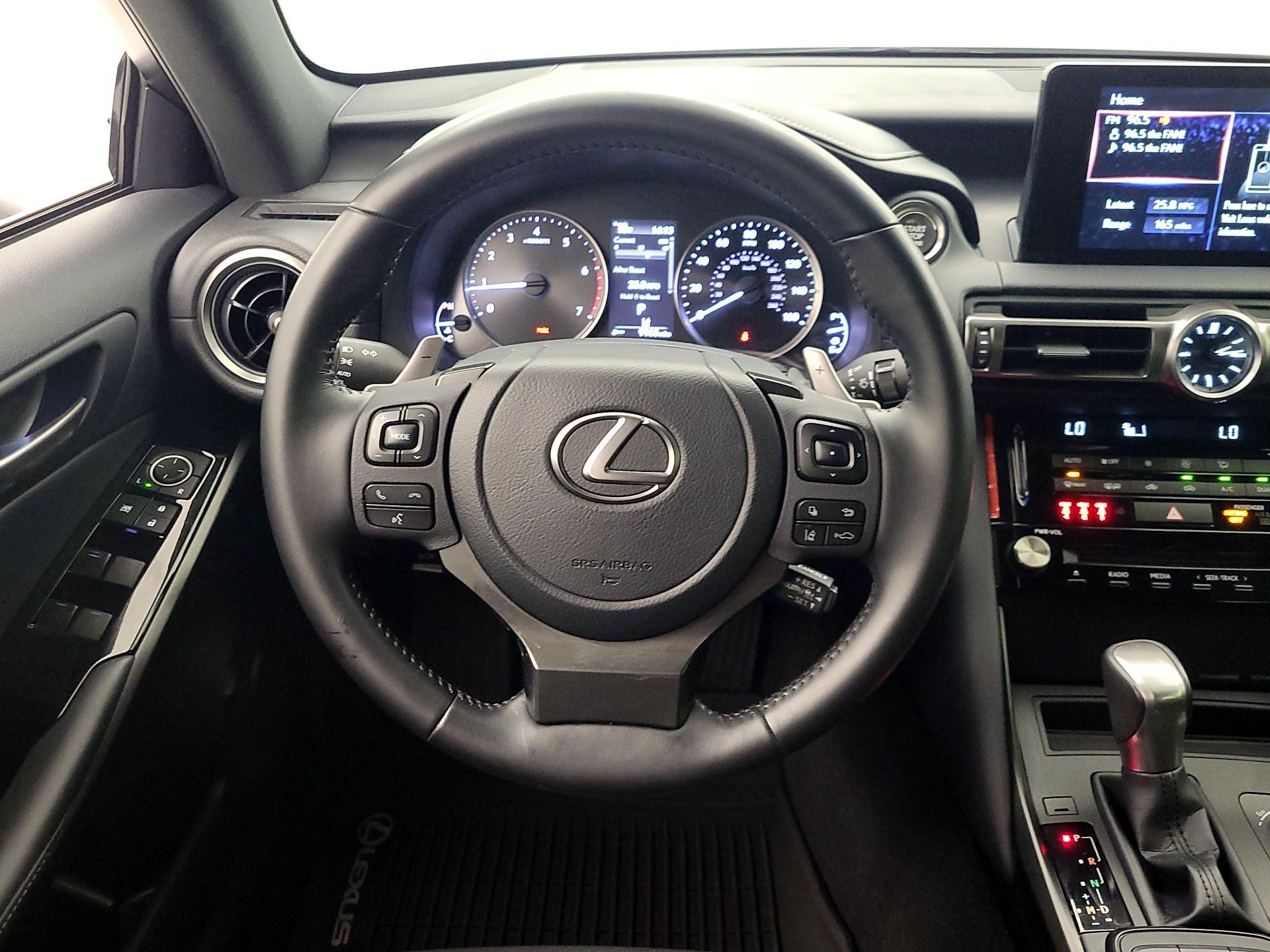 Thumbnail: 2022 Lexus IS - 10