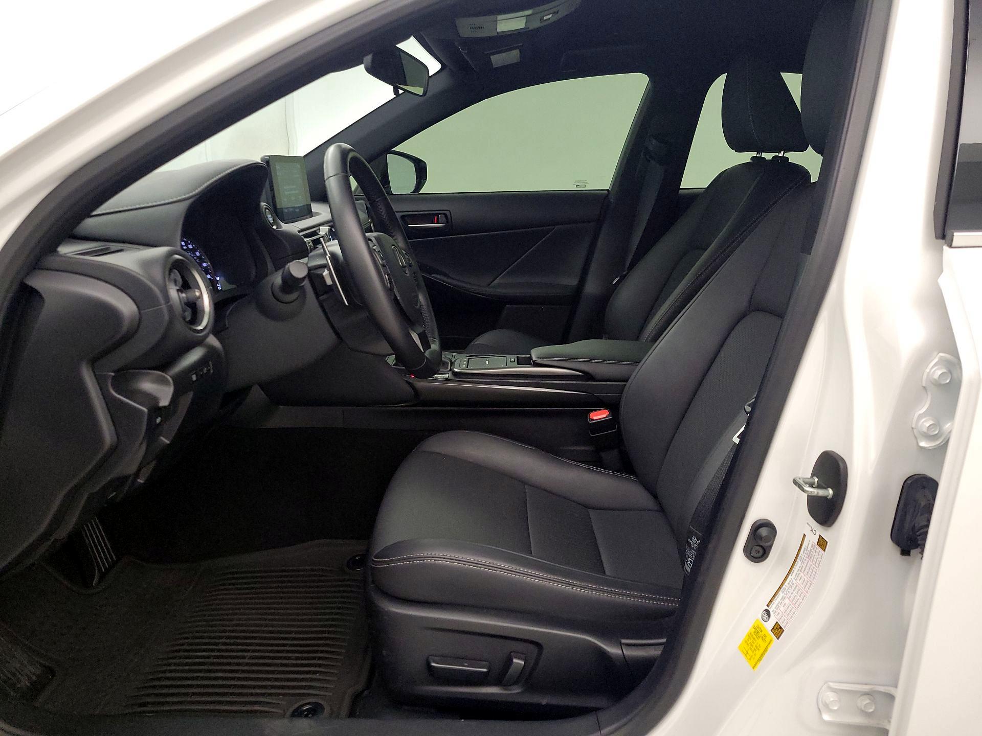 Thumbnail: 2022 Lexus IS - 11