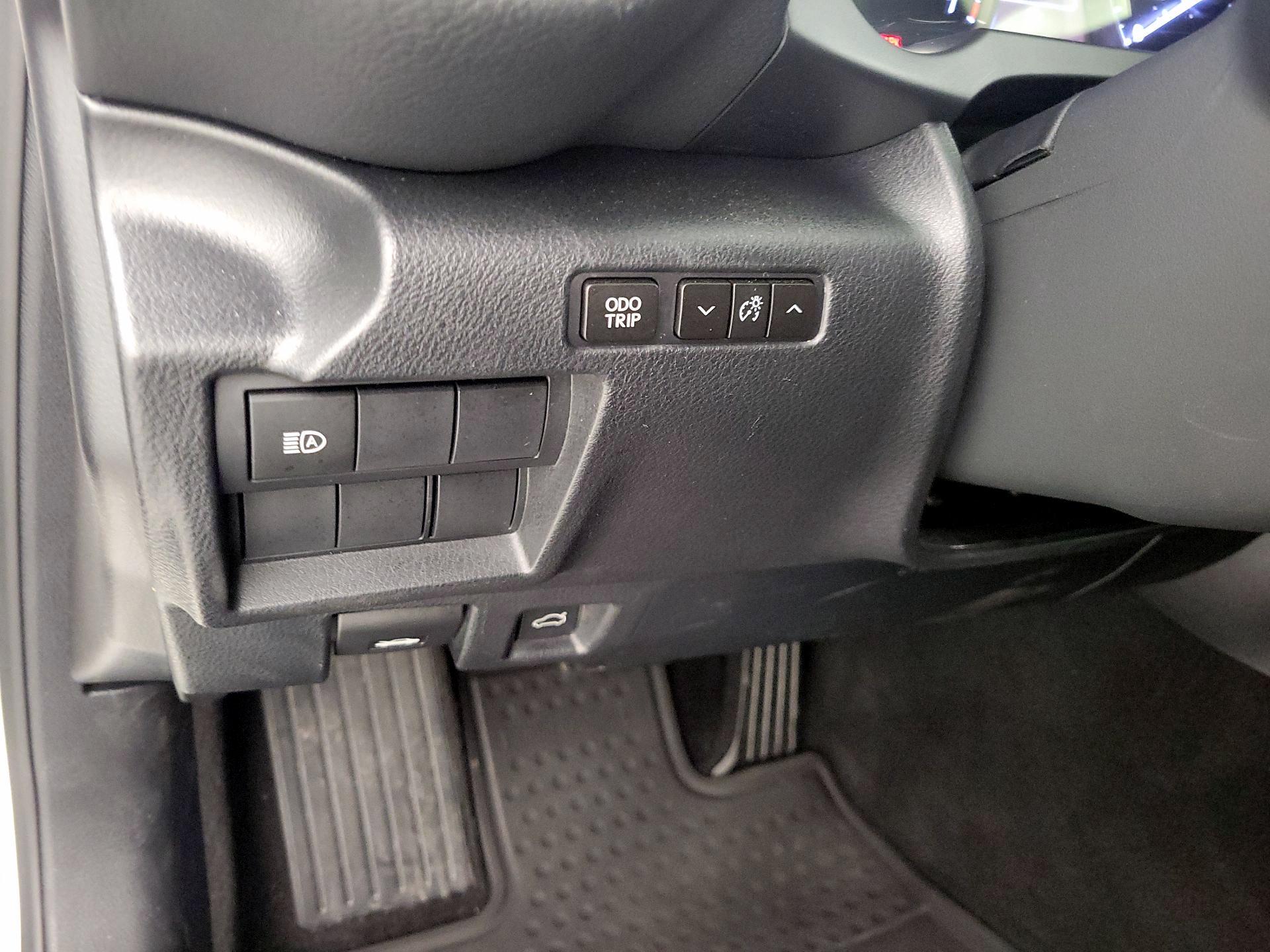 Thumbnail: 2022 Lexus IS - 13