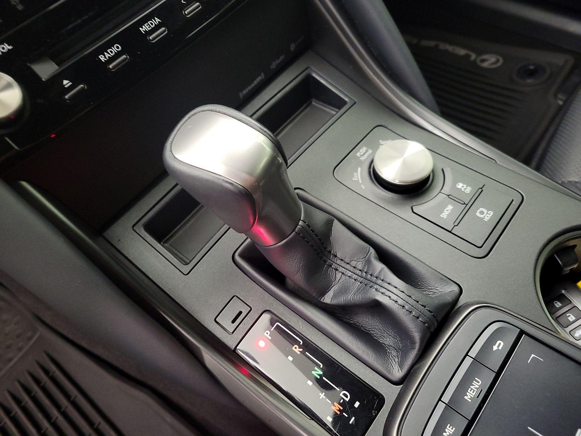 Thumbnail: 2022 Lexus IS - 17