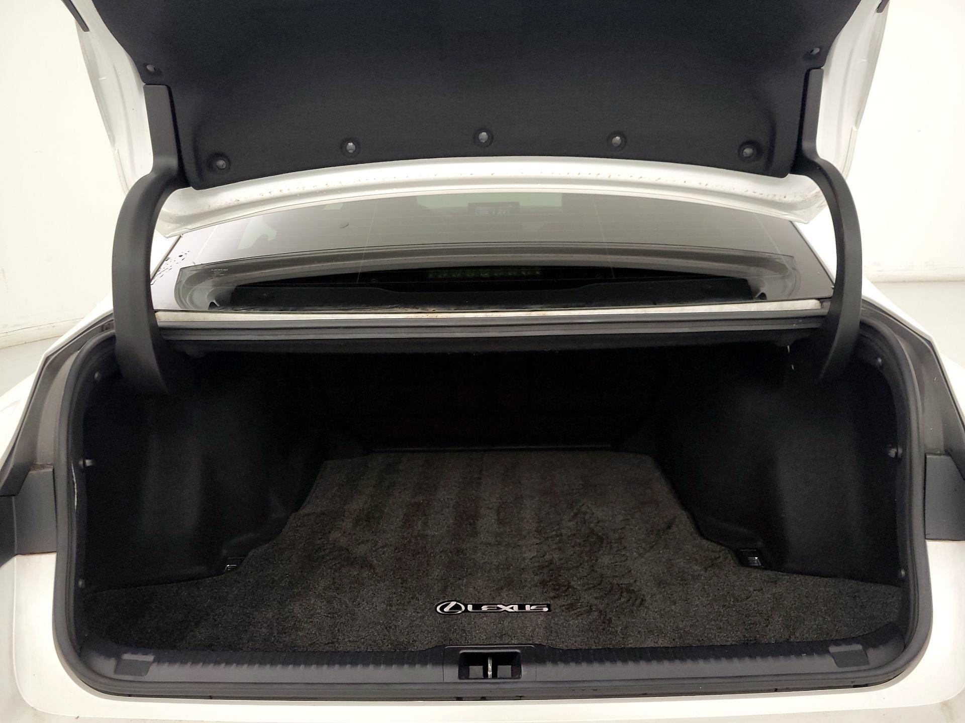 Thumbnail: 2022 Lexus IS - 20