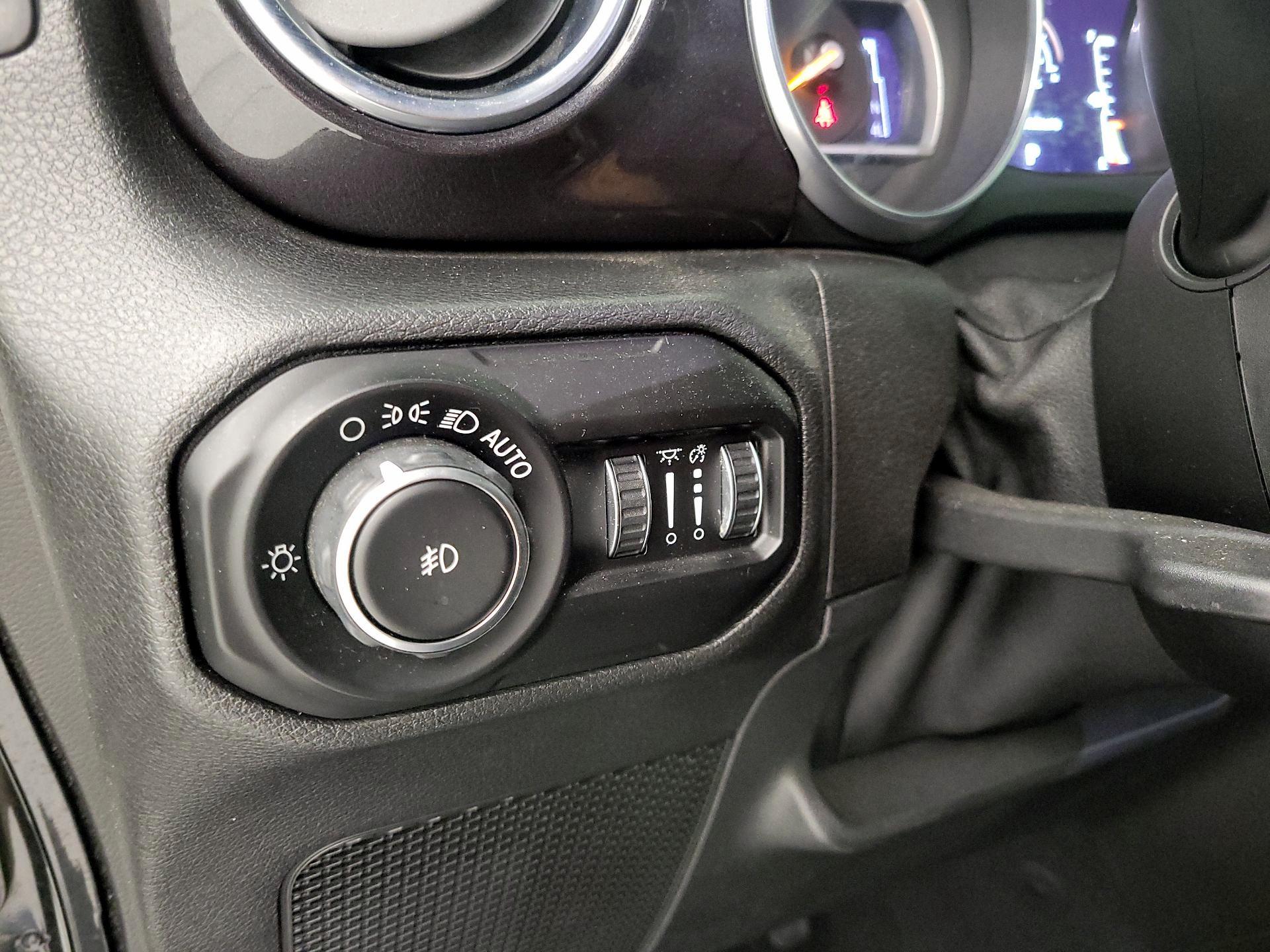 Thumbnail: 2020 Jeep Wrangler - 13