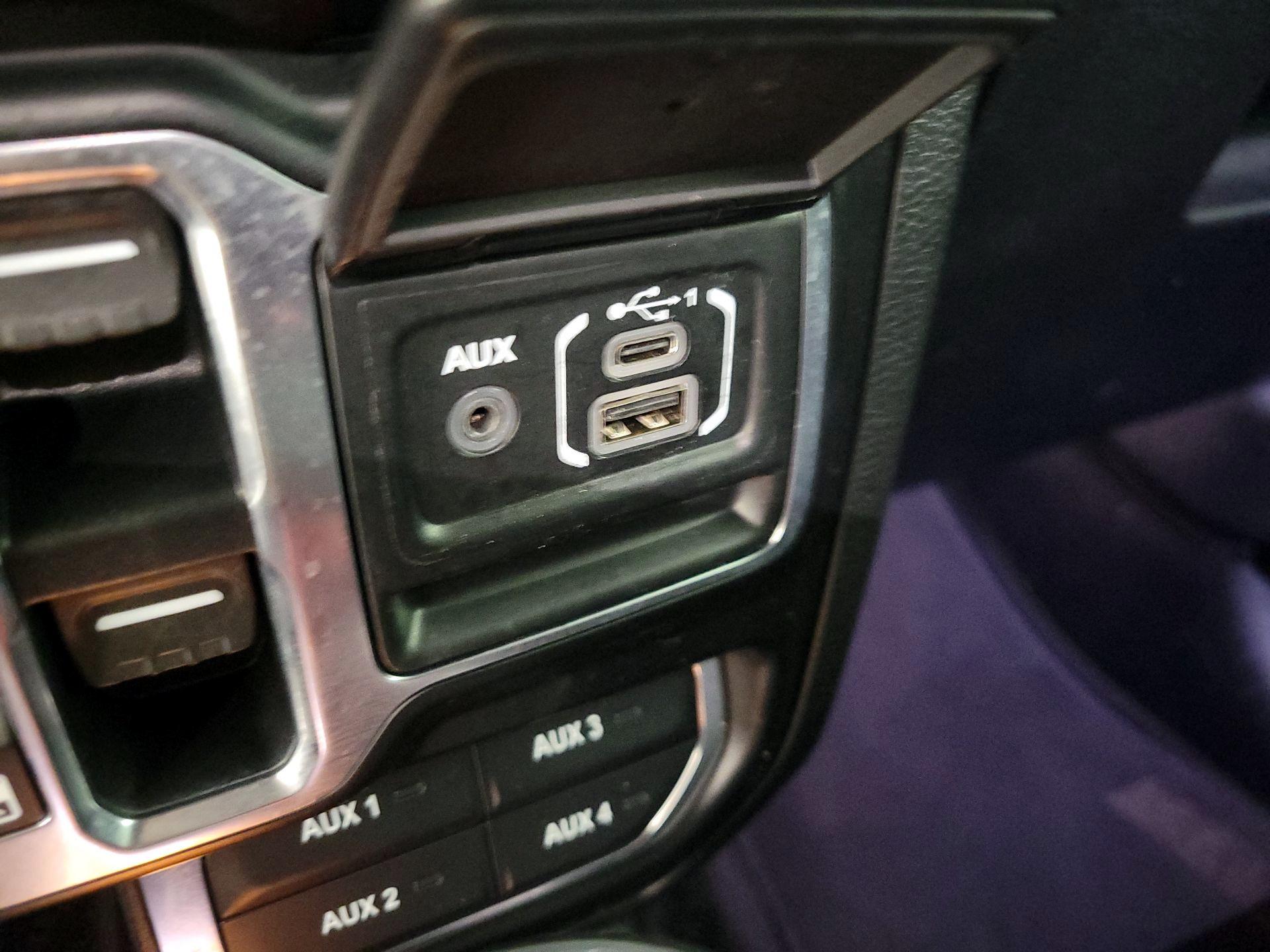 Thumbnail: 2020 Jeep Wrangler - 19