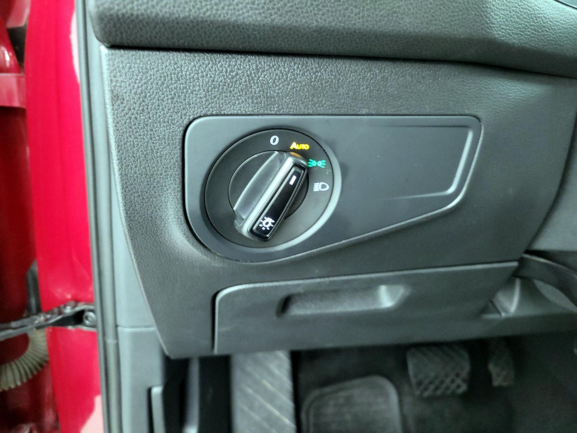 Thumbnail: 2019 Volkswagen Tiguan - 13