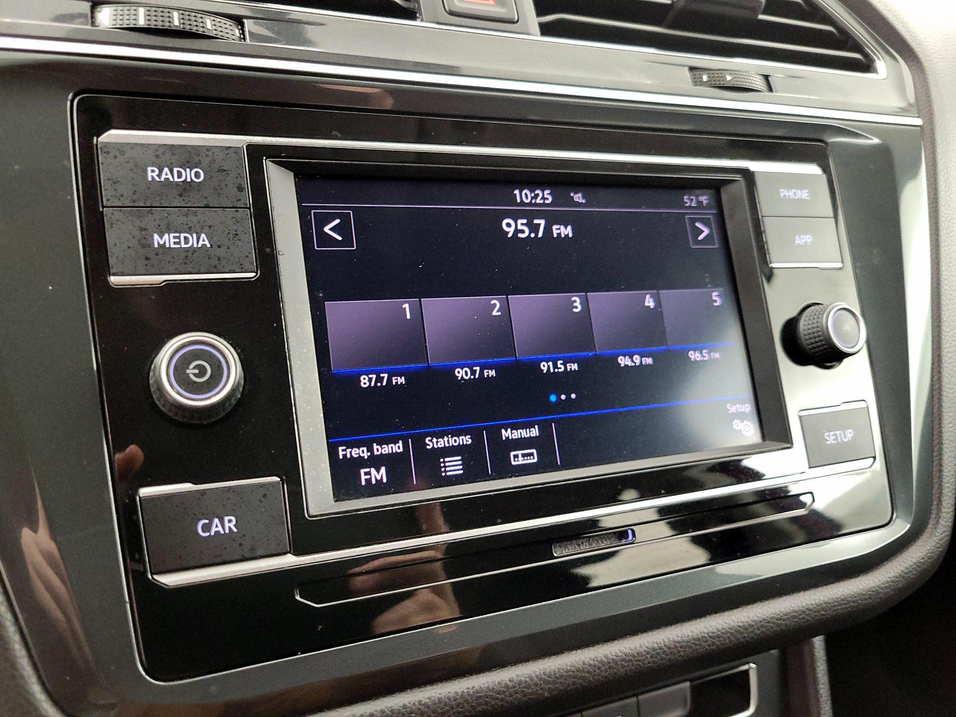 Thumbnail: 2019 Volkswagen Tiguan - 15