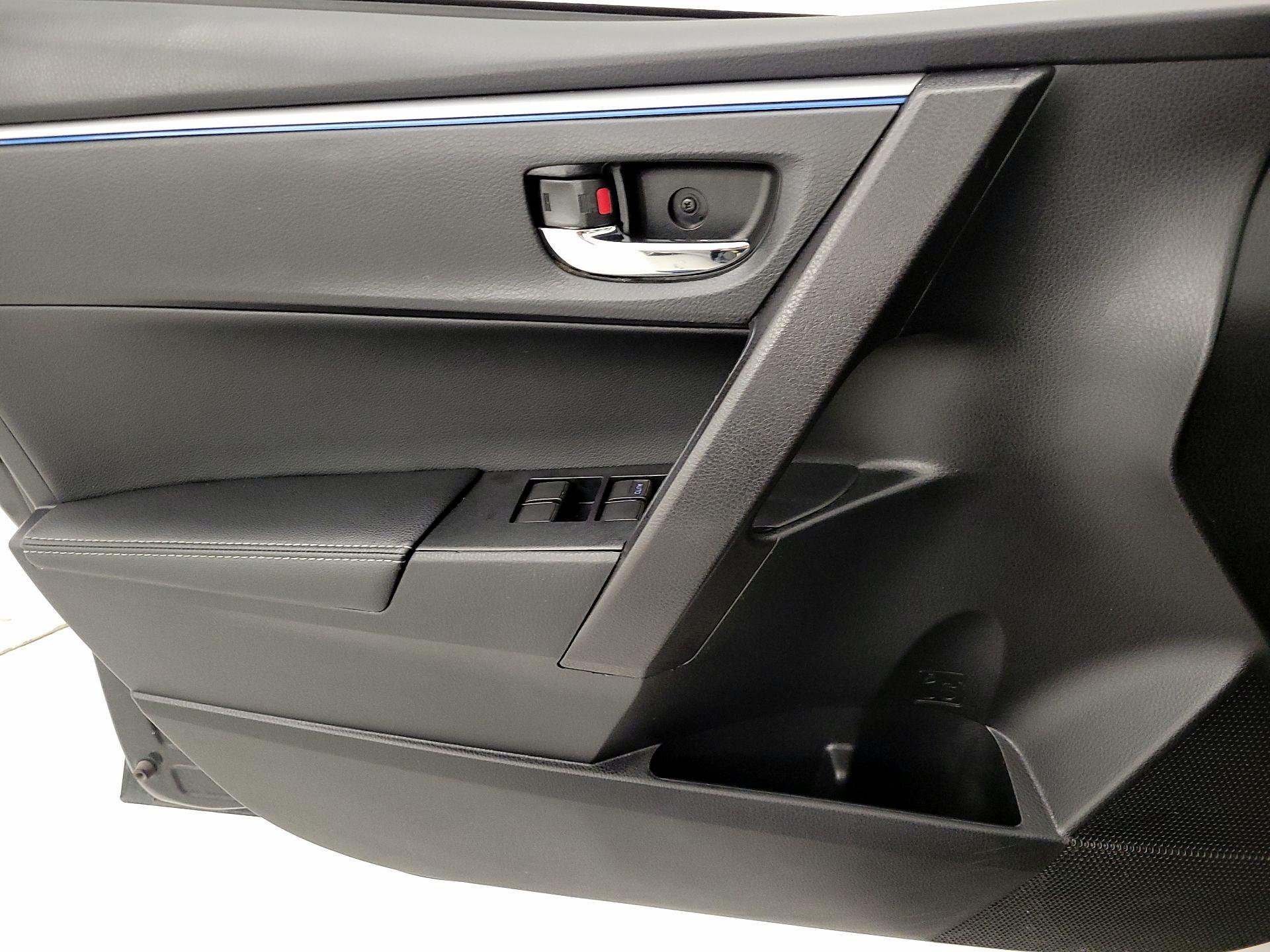 Thumbnail: 2015 Toyota Corolla - 12