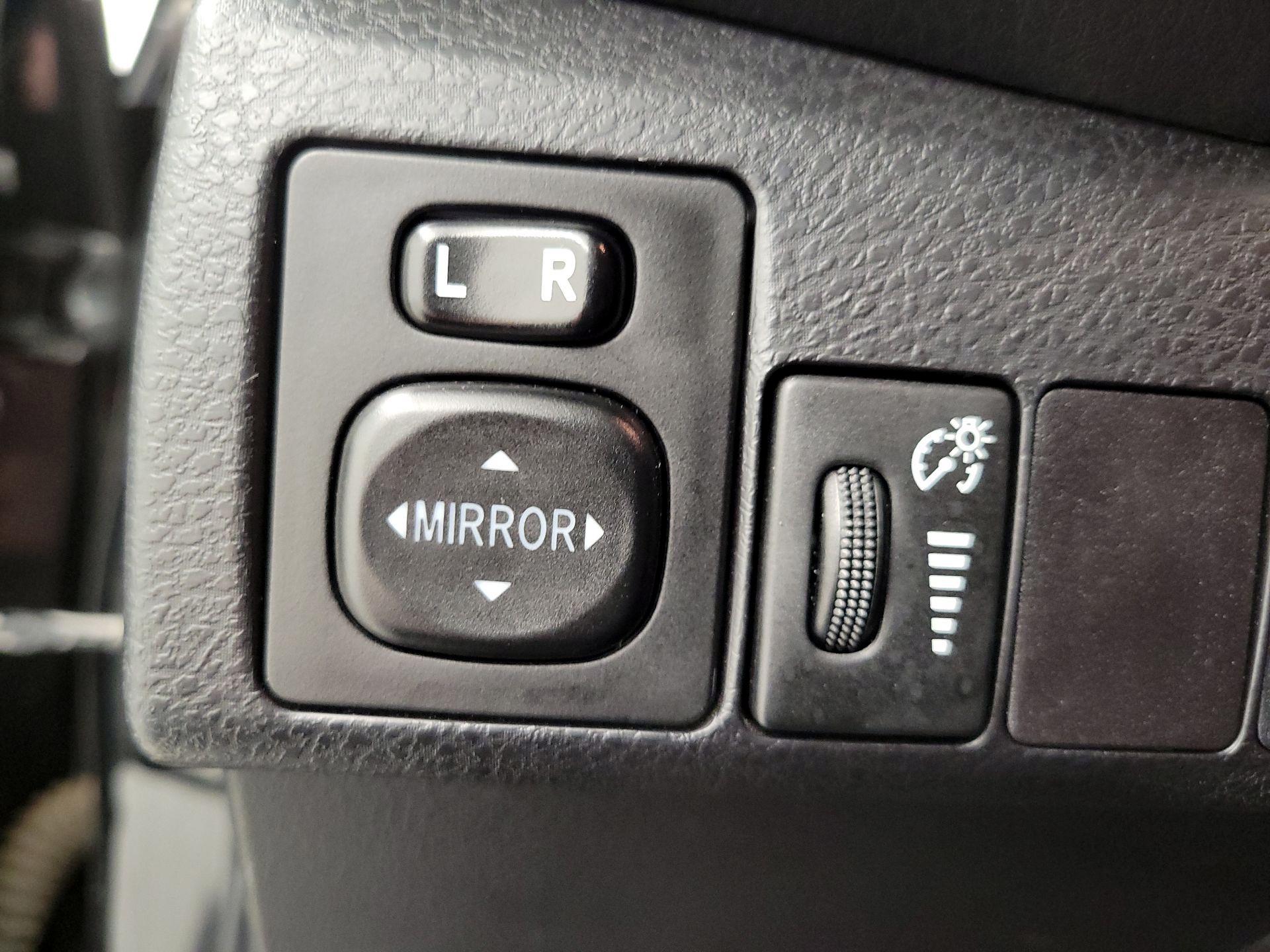 Thumbnail: 2015 Toyota Corolla - 13