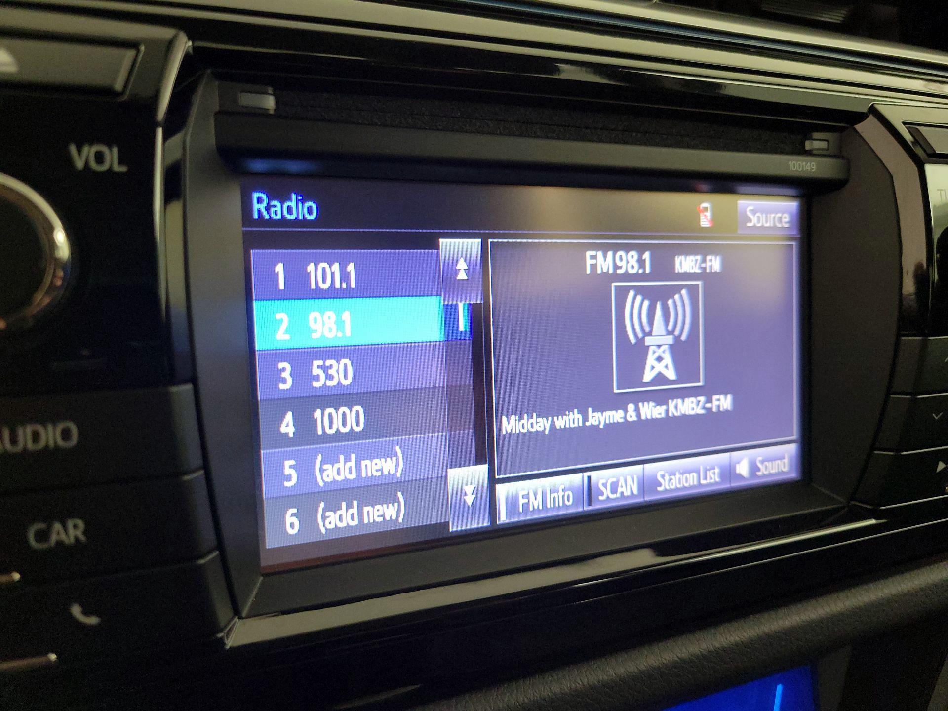 Thumbnail: 2015 Toyota Corolla - 15