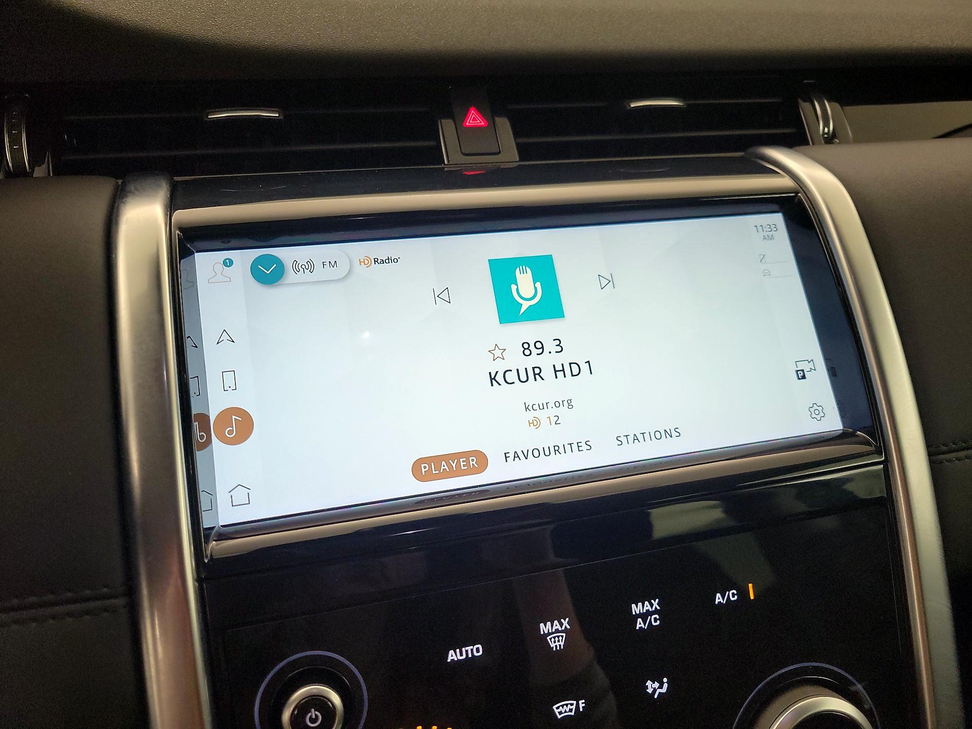 Thumbnail: 2021 Land Rover Discovery Sport - 16