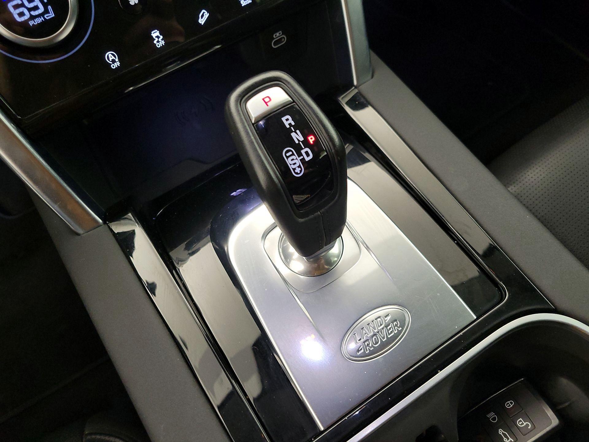 Thumbnail: 2021 Land Rover Discovery Sport - 18