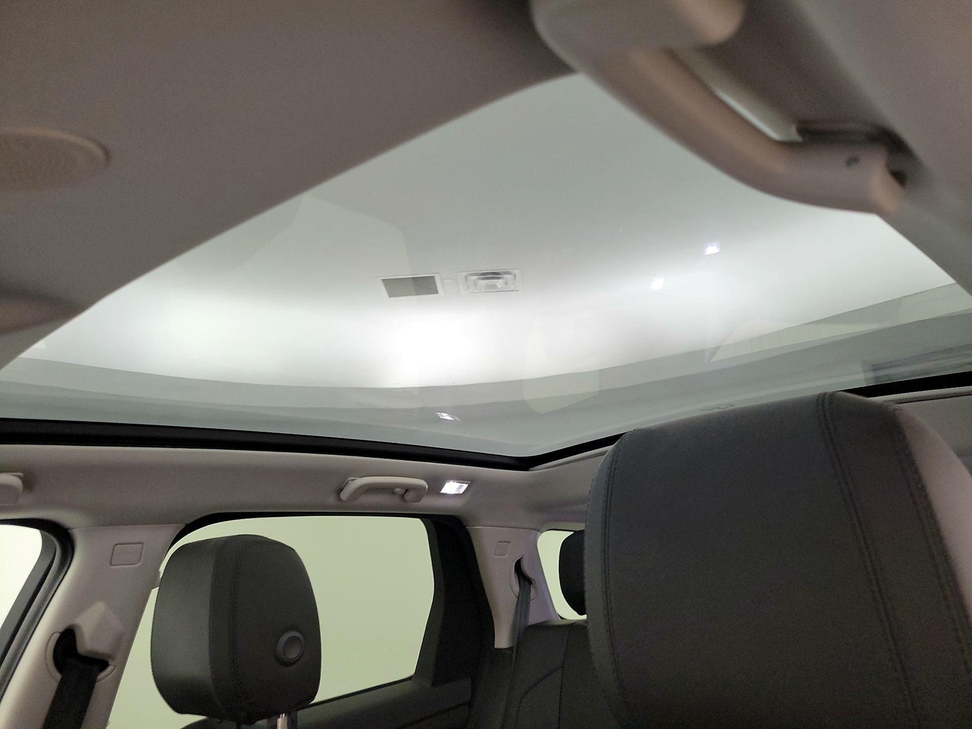 Thumbnail: 2021 Land Rover Discovery Sport - 20