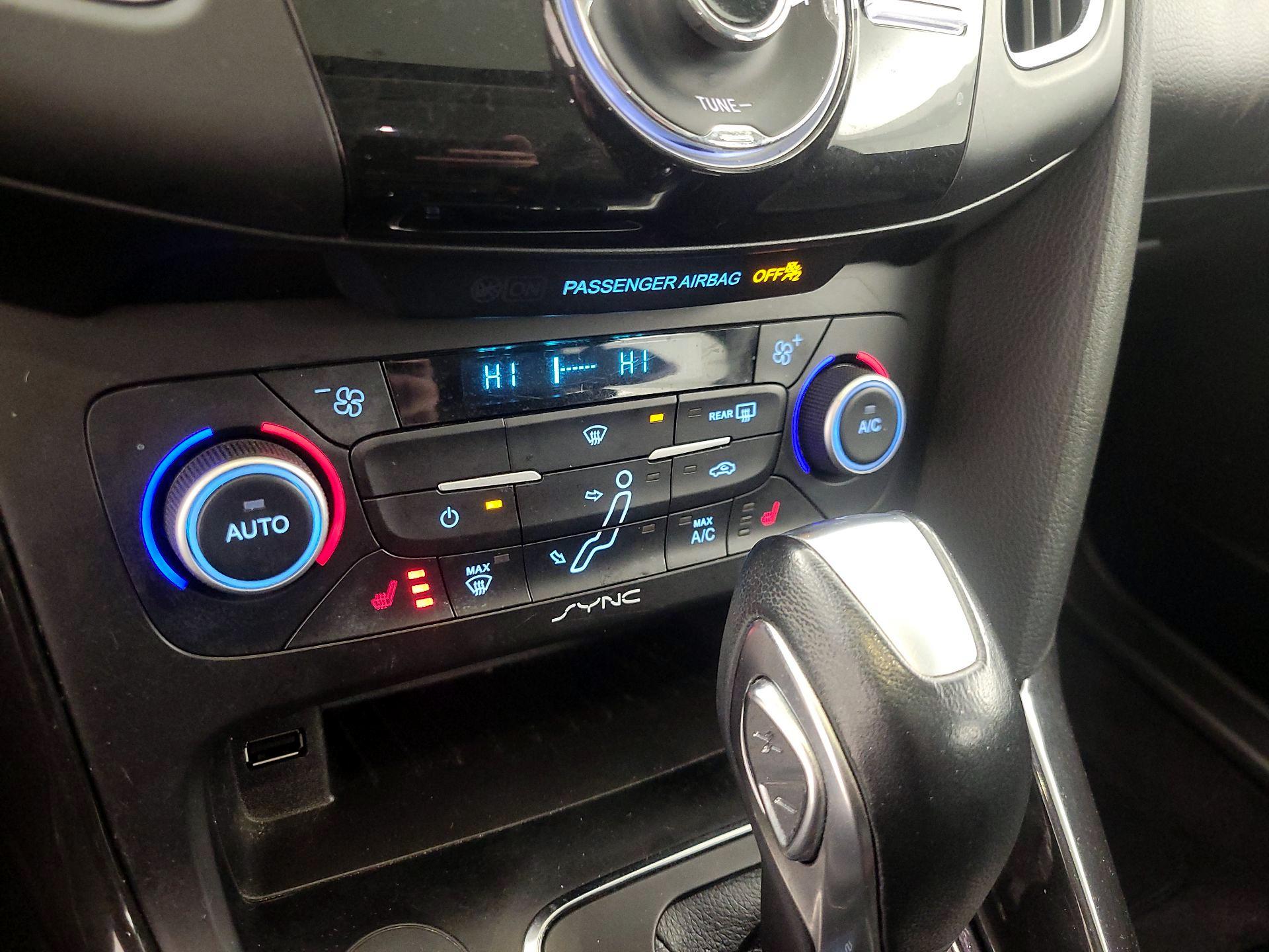 Thumbnail: 2018 Ford Focus - 17