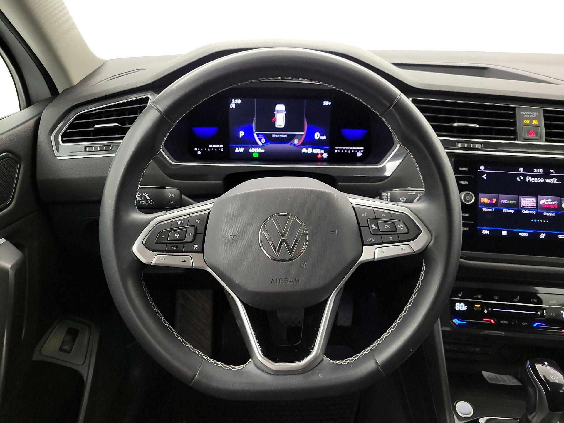 Thumbnail: 2022 Volkswagen Tiguan - 10