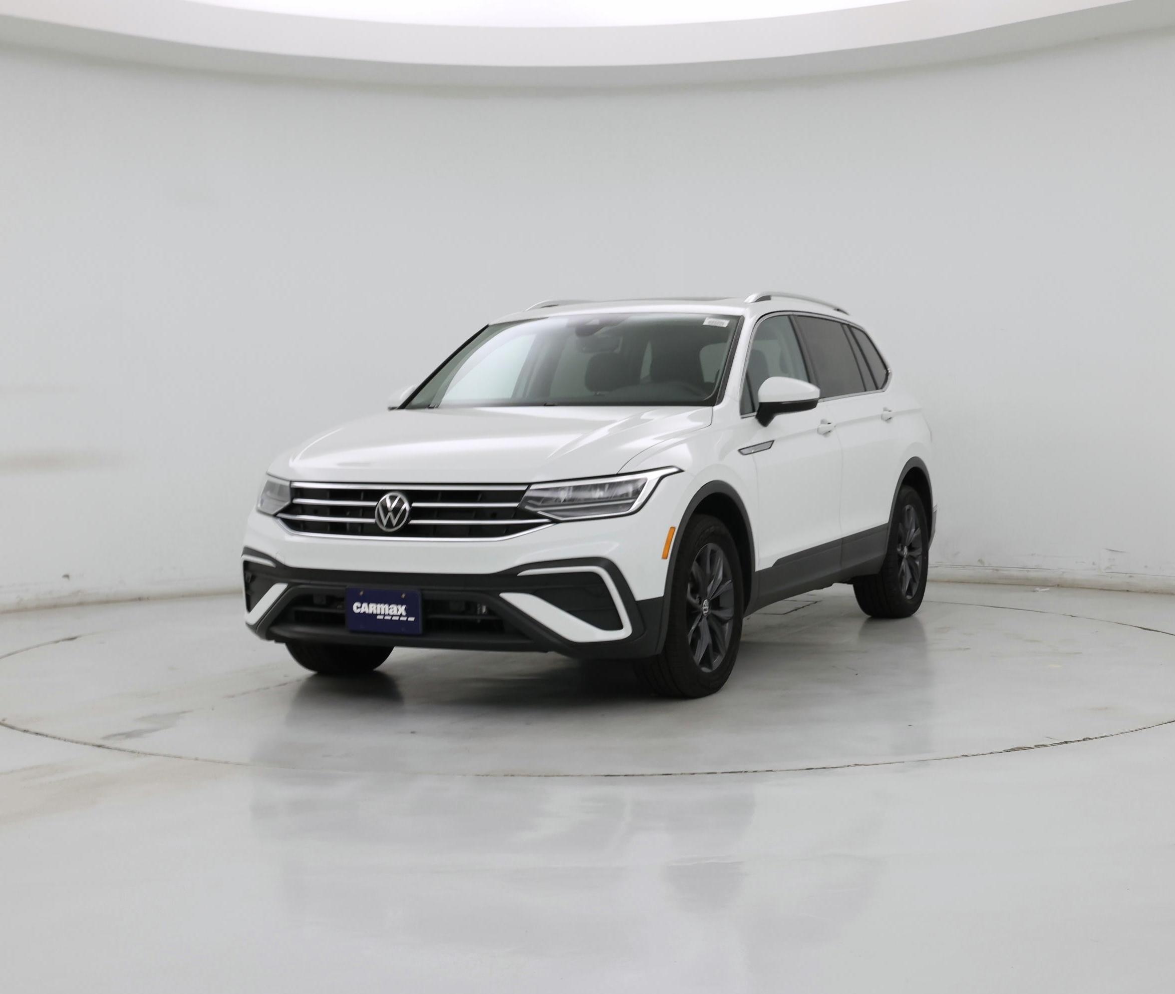 Thumbnail: 2022 Volkswagen Tiguan - 4