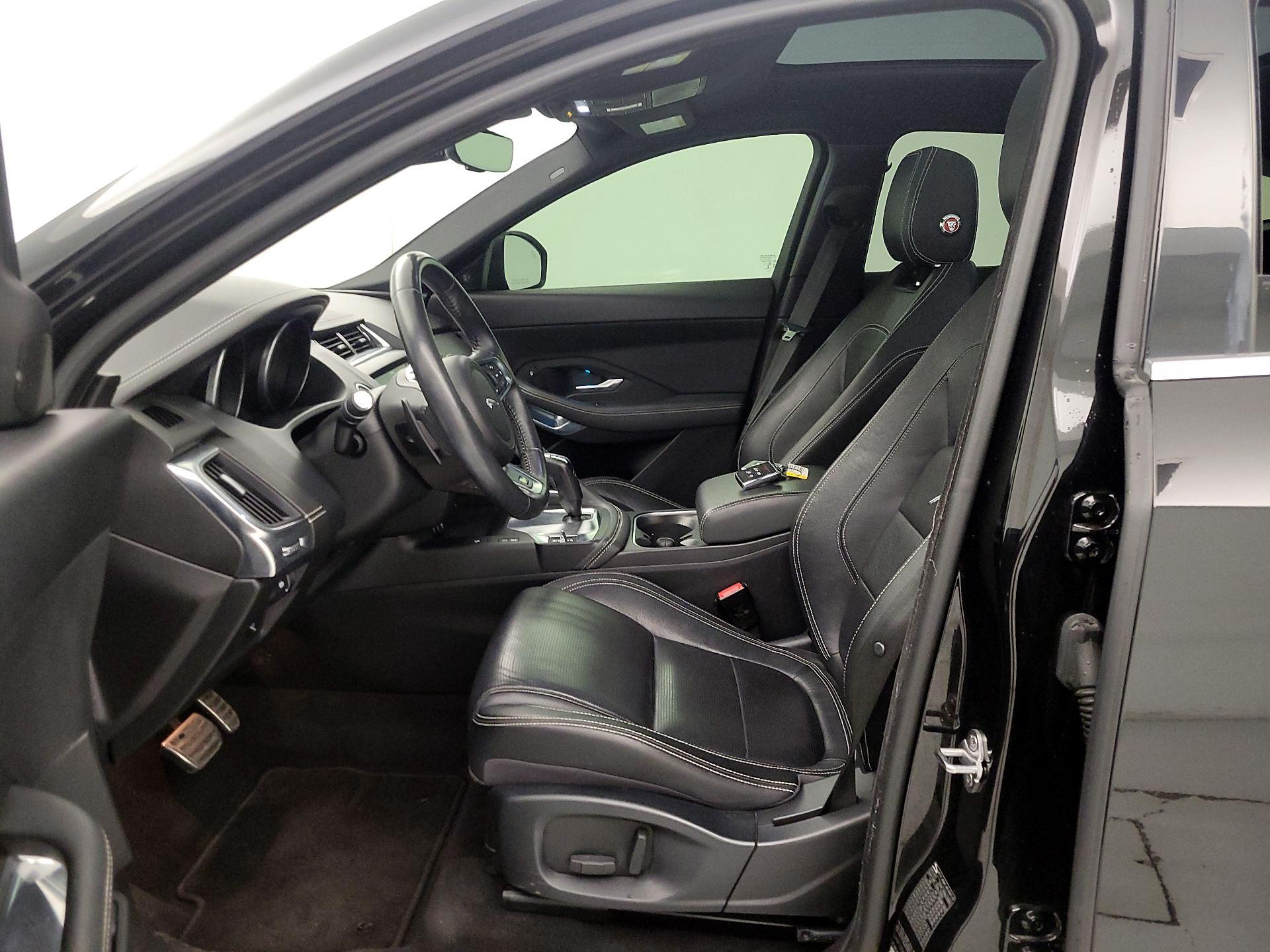 Thumbnail: 2018 Jaguar E-Pace - 11