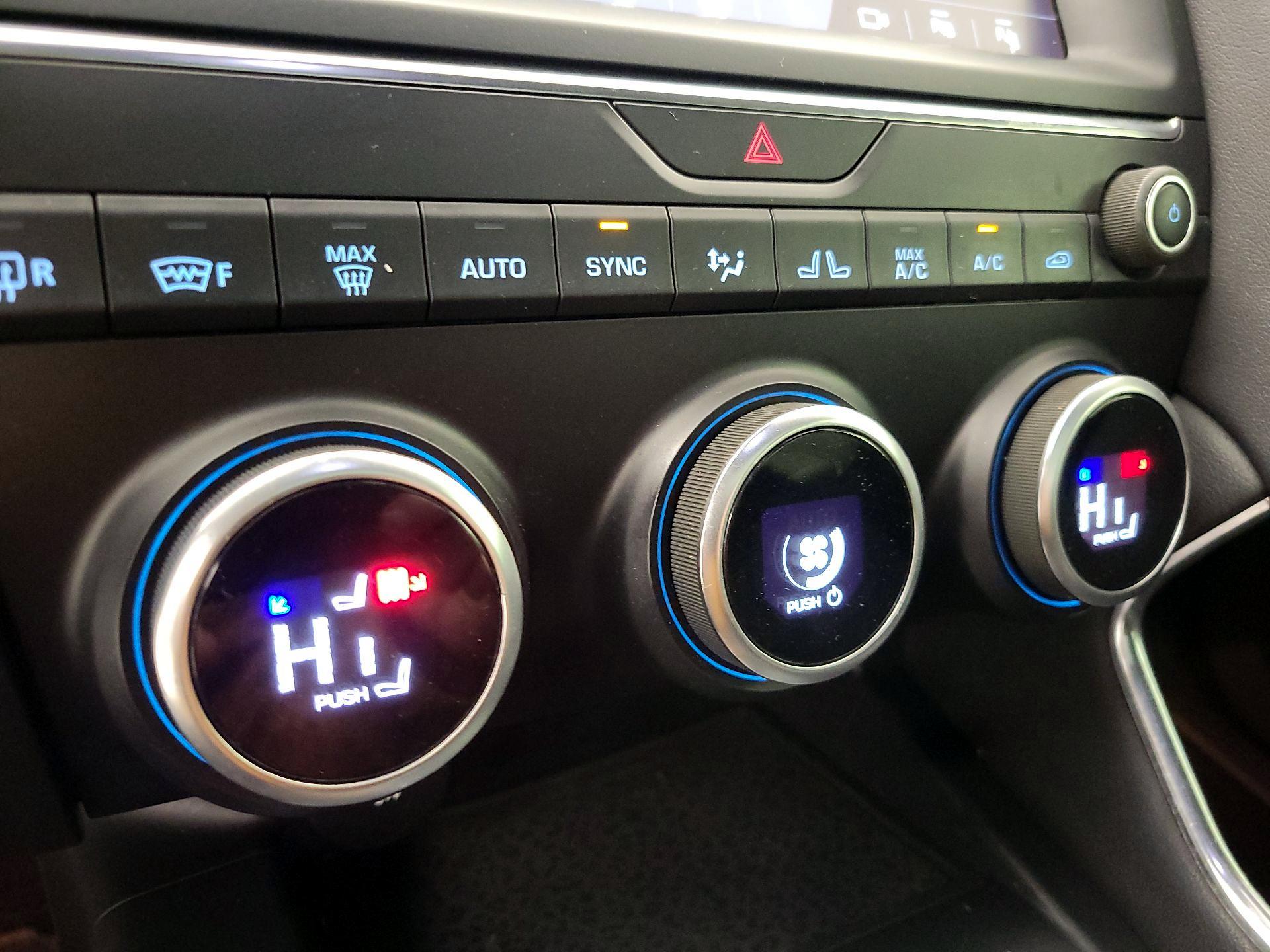 Thumbnail: 2018 Jaguar E-Pace - 17