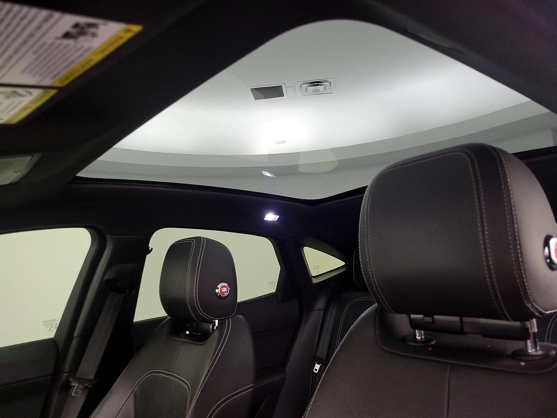 Thumbnail: 2018 Jaguar E-Pace - 20