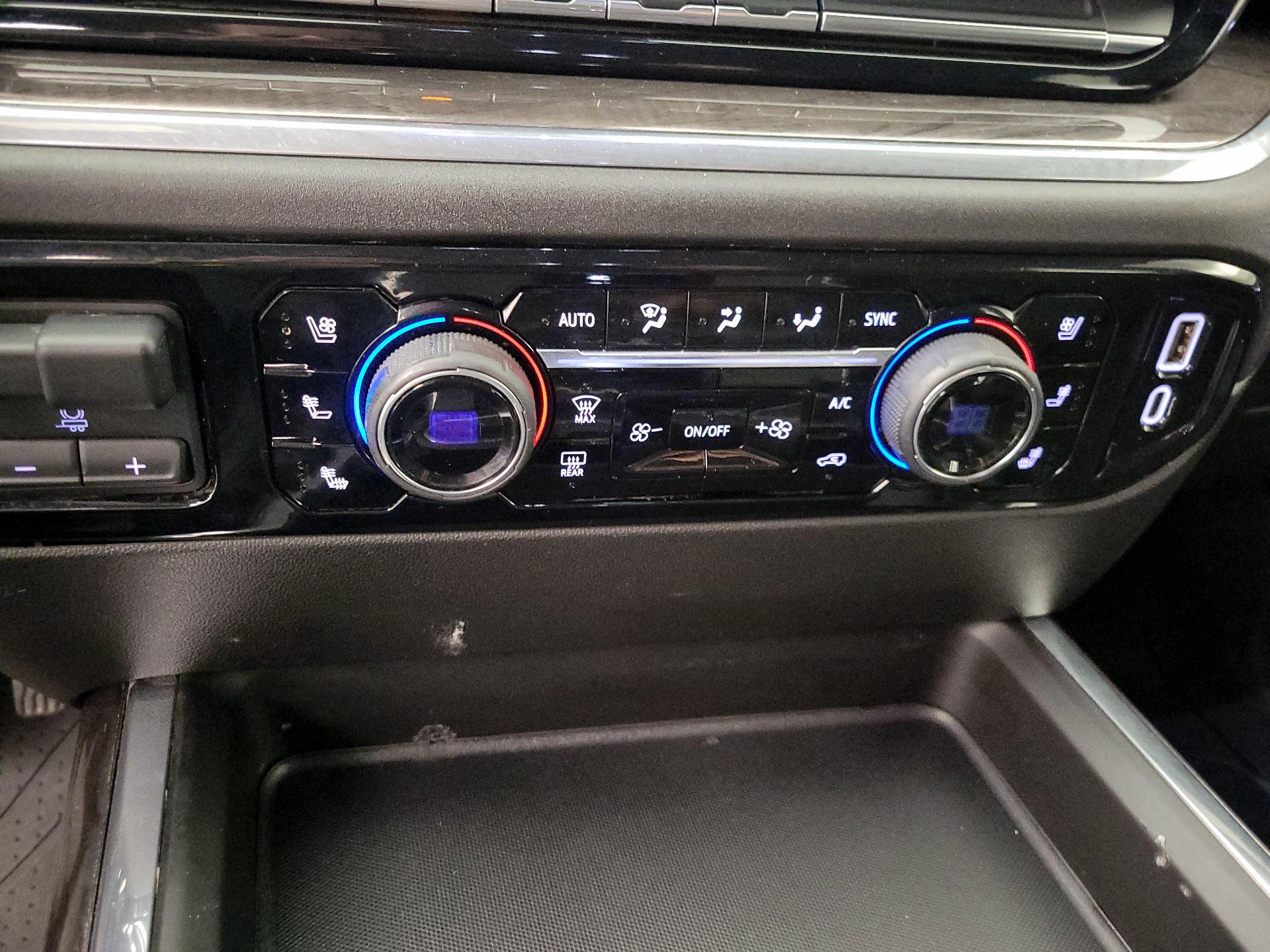 Thumbnail: 2024 Chevrolet Silverado 3500 - 16