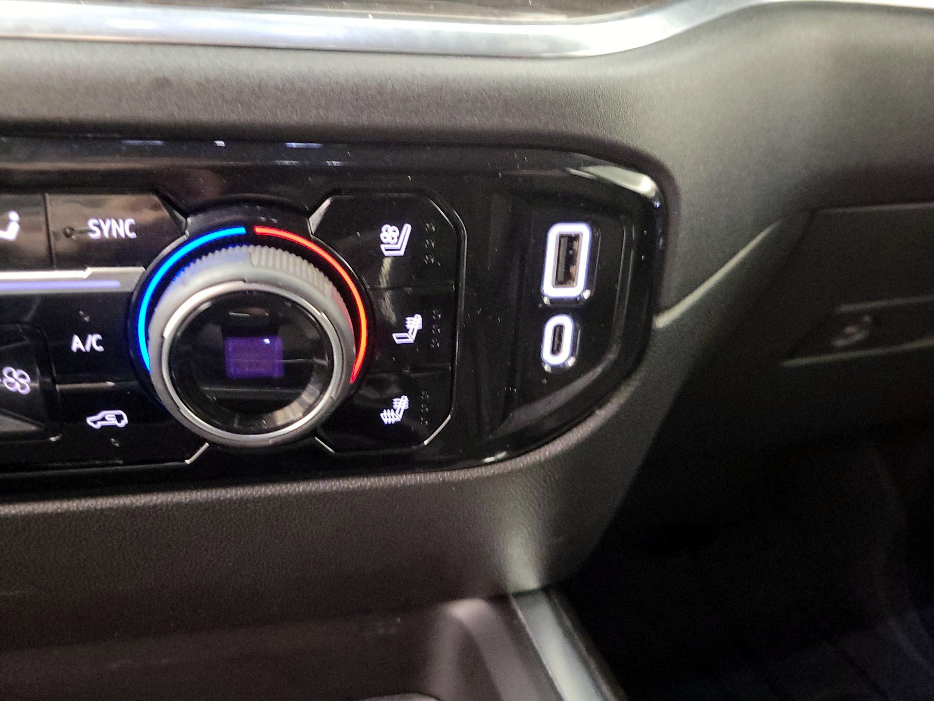 Thumbnail: 2024 Chevrolet Silverado 3500 - 18