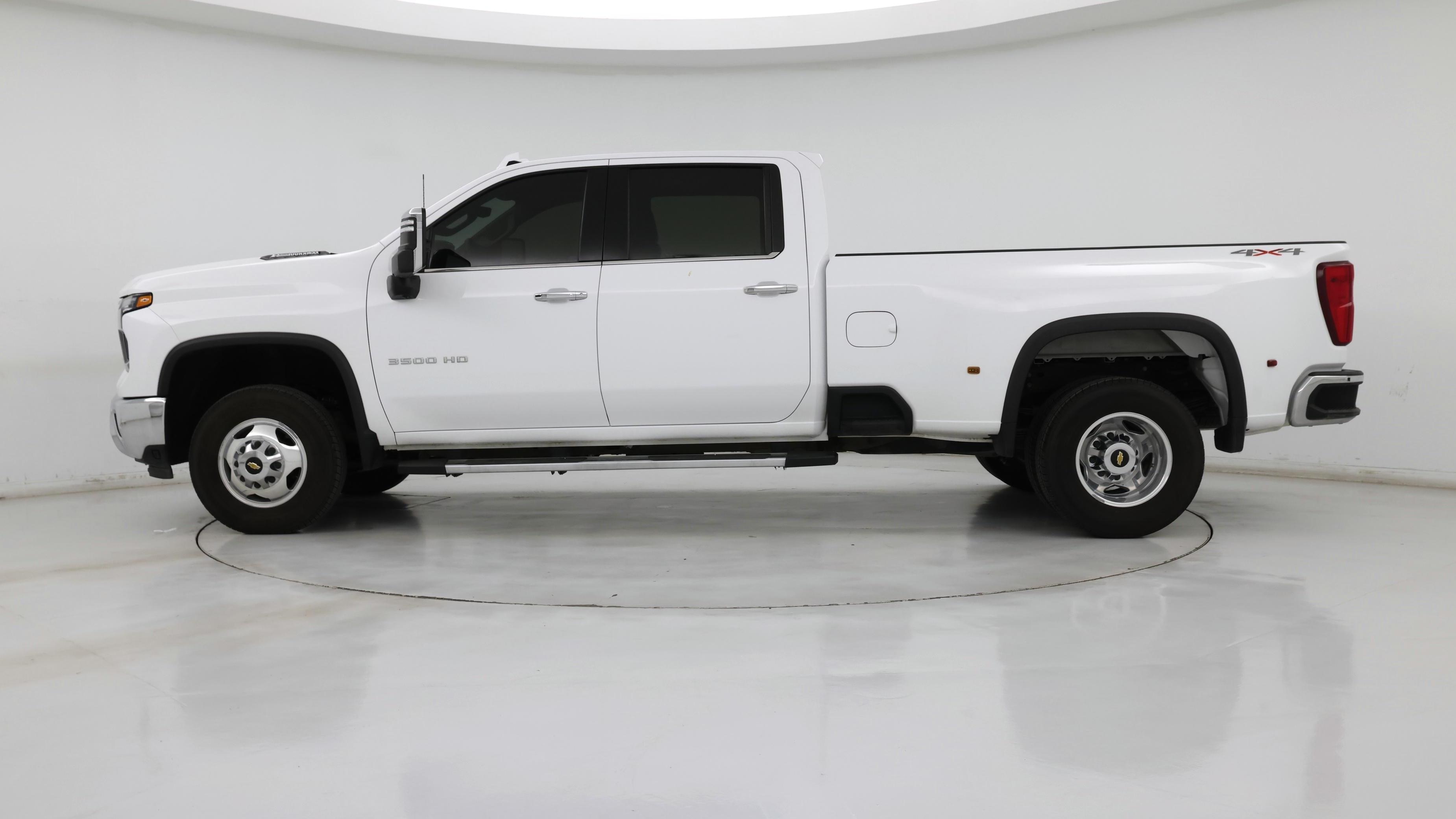 Thumbnail: 2024 Chevrolet Silverado 3500 - 3