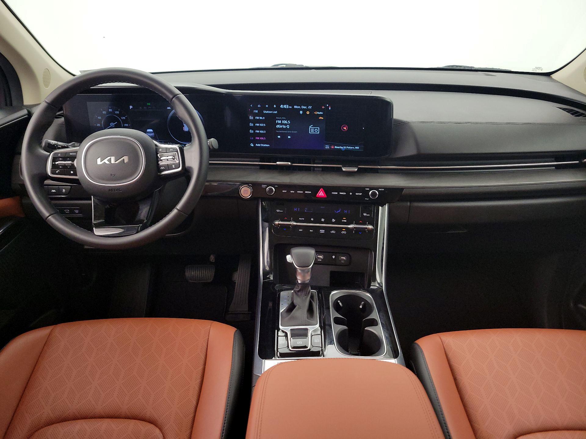 Thumbnail: 2023 Kia Carnival - 9