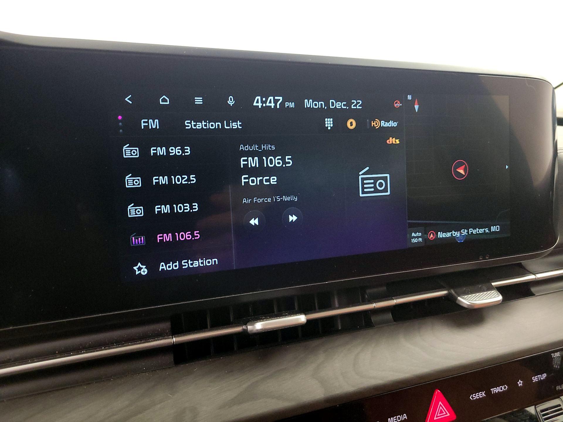 Thumbnail: 2023 Kia Carnival - 16