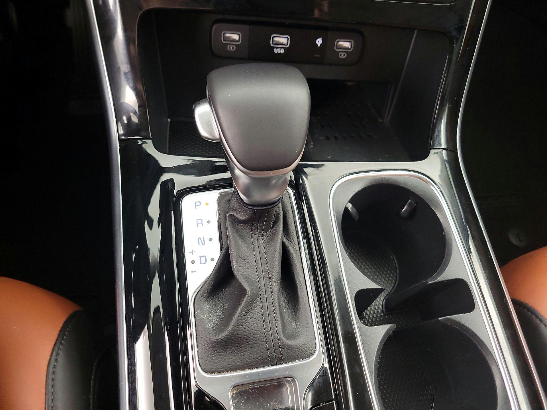 Thumbnail: 2023 Kia Carnival - 18