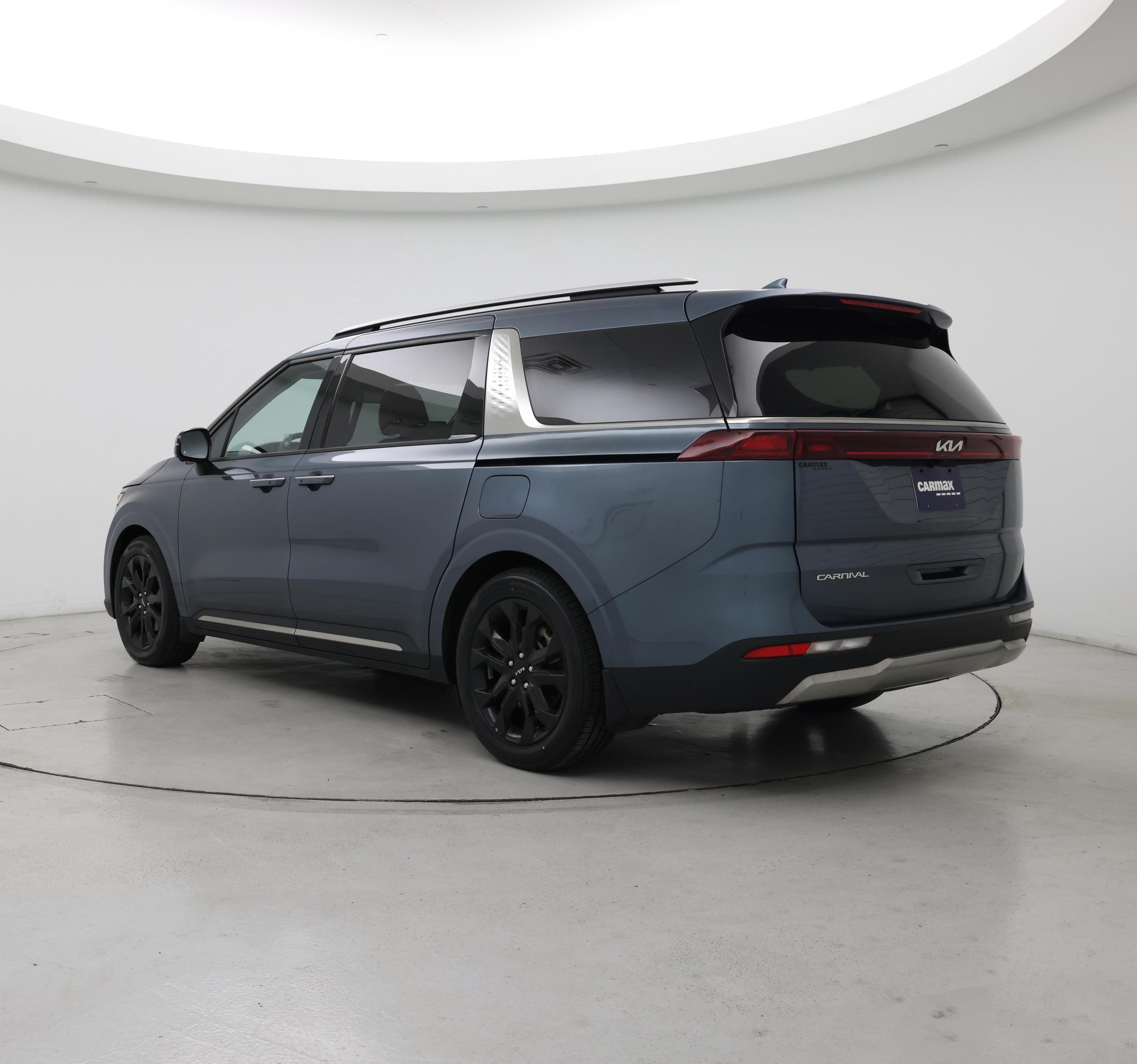 Thumbnail: 2023 Kia Carnival - 2