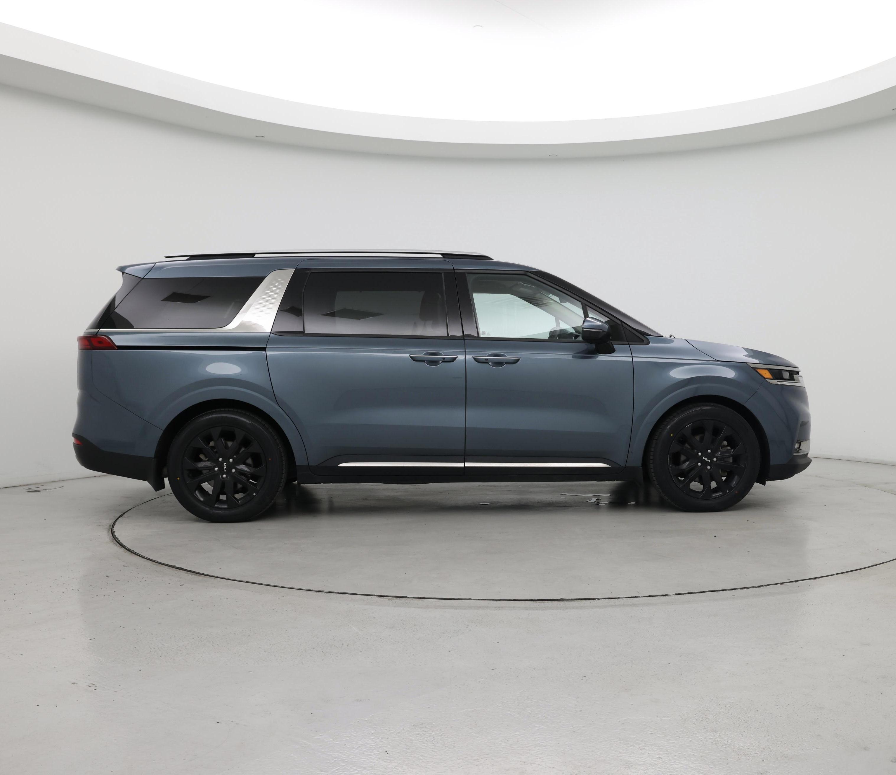 Thumbnail: 2023 Kia Carnival - 7