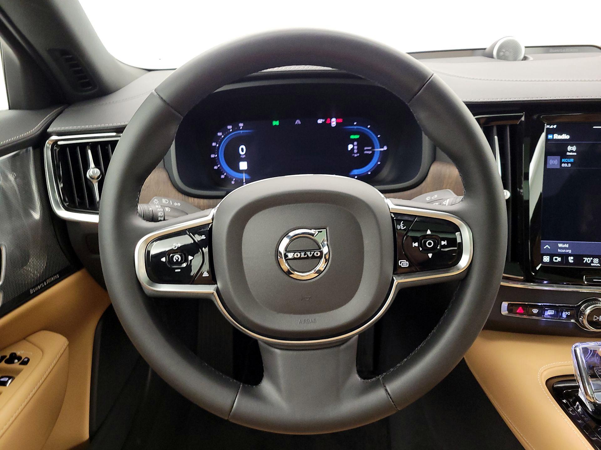 Thumbnail: 2024 Volvo S90 - 10