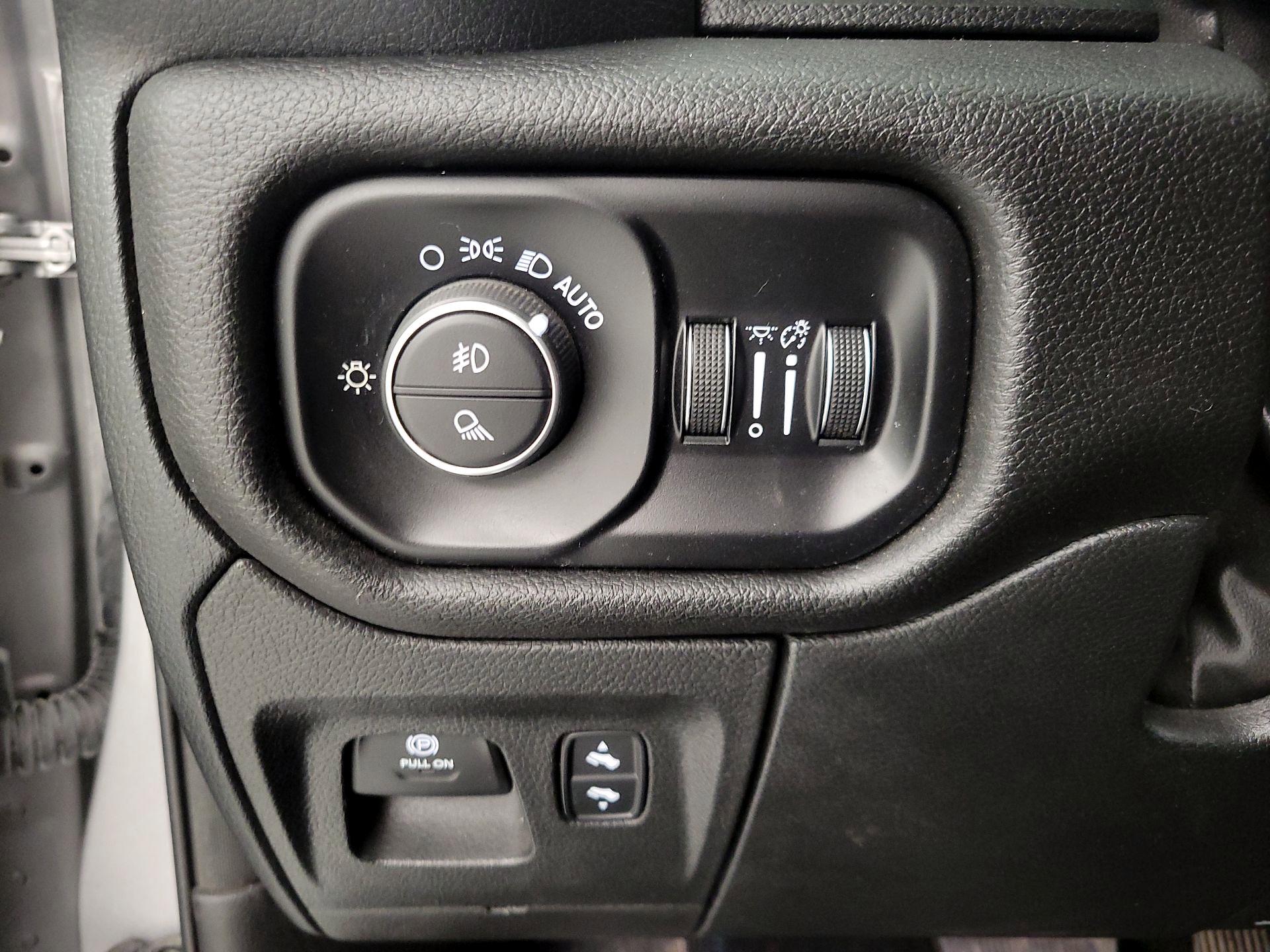 Thumbnail: 2025 RAM 1500 - 13