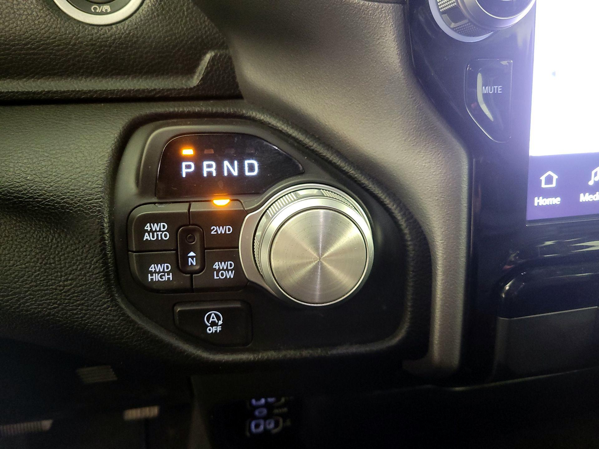 Thumbnail: 2025 RAM 1500 - 18