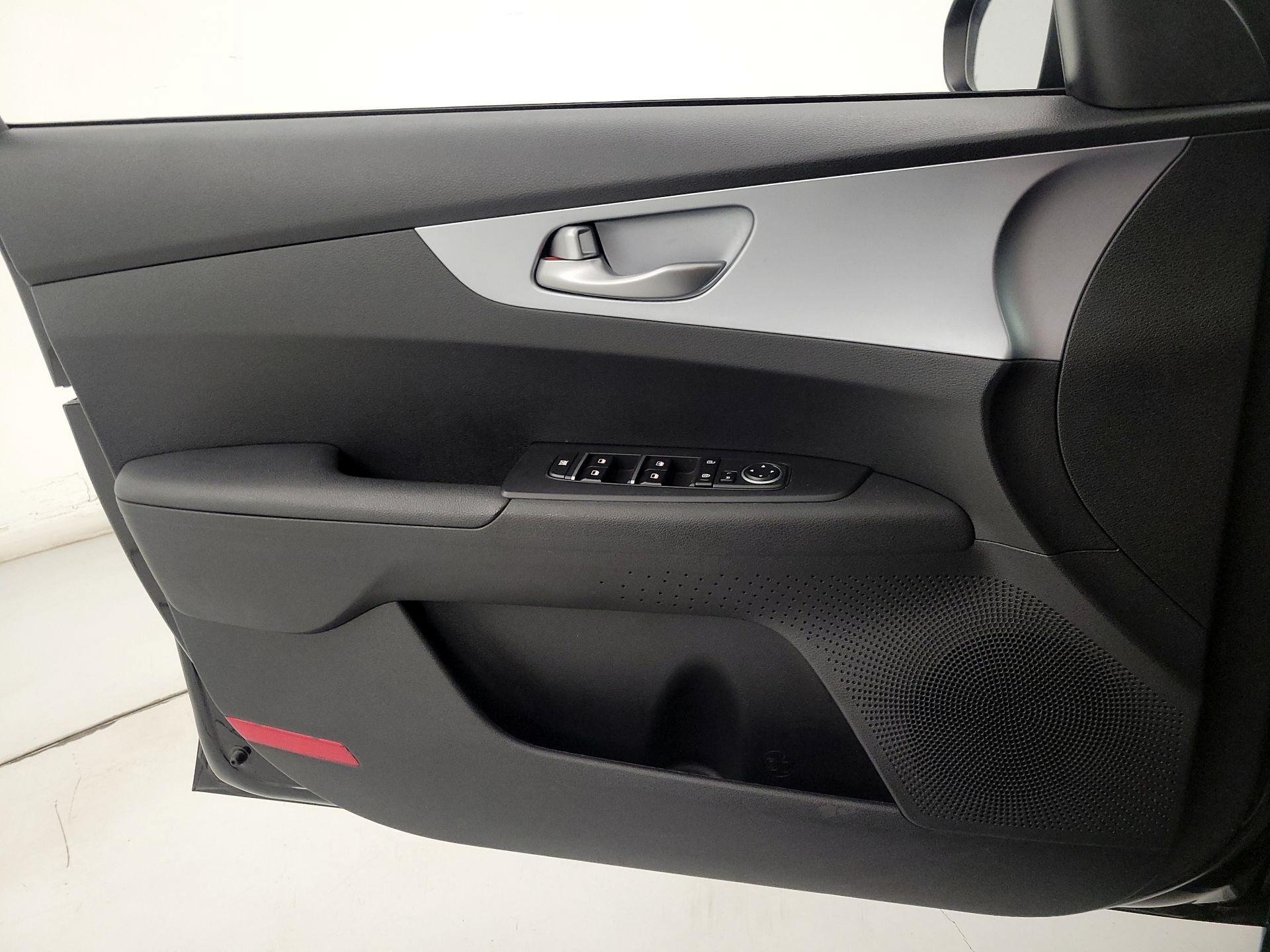 Thumbnail: 2023 Kia Forte - 12