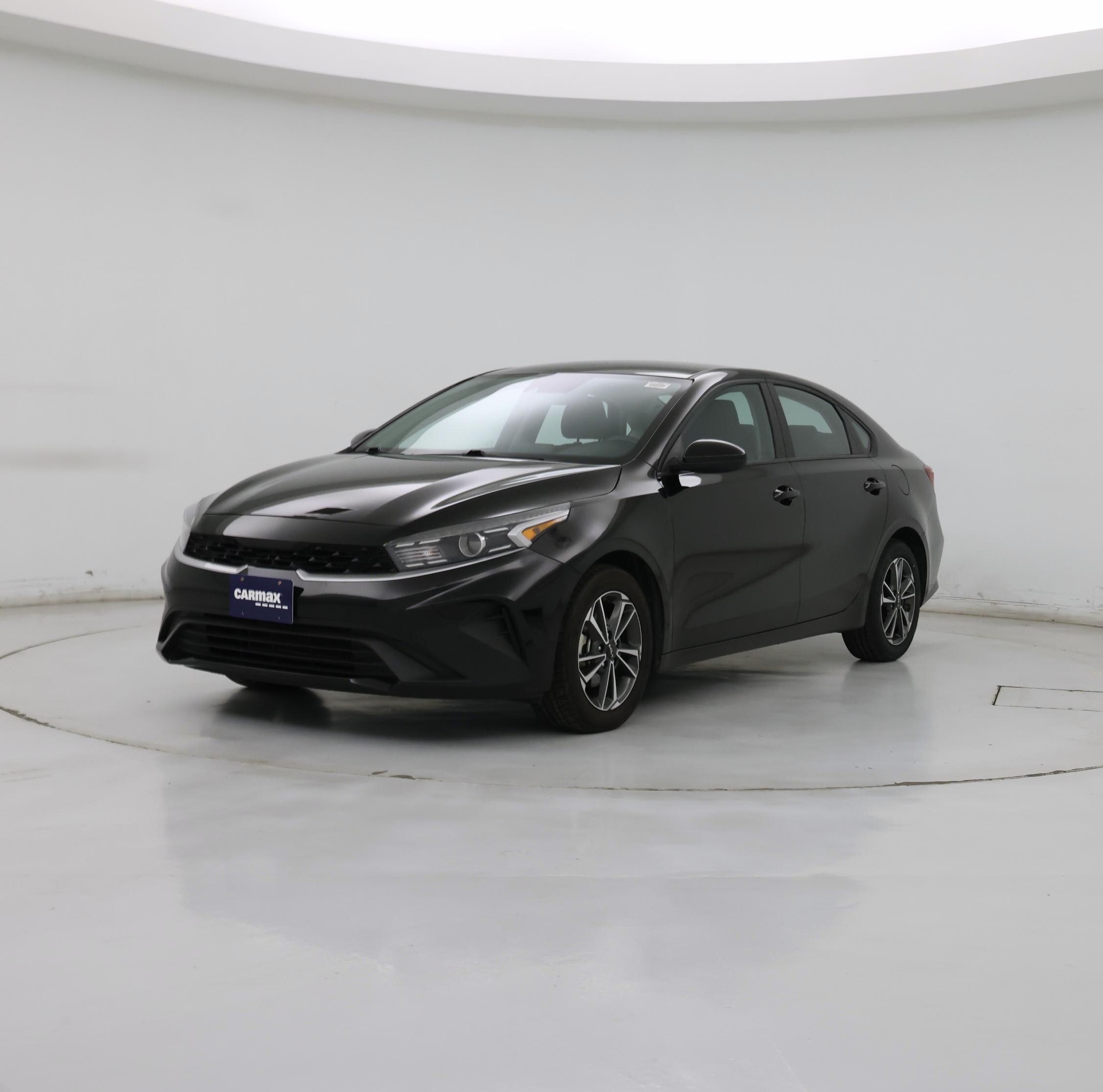 Thumbnail: 2023 Kia Forte - 4