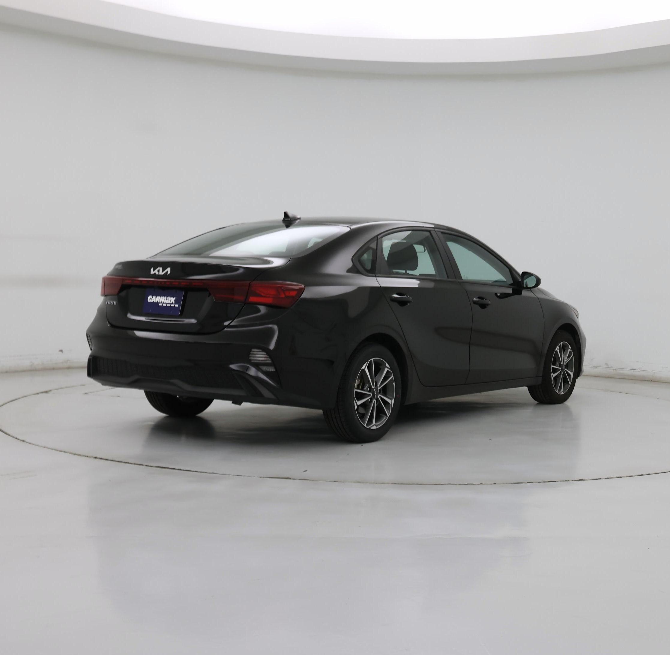 Thumbnail: 2023 Kia Forte - 8