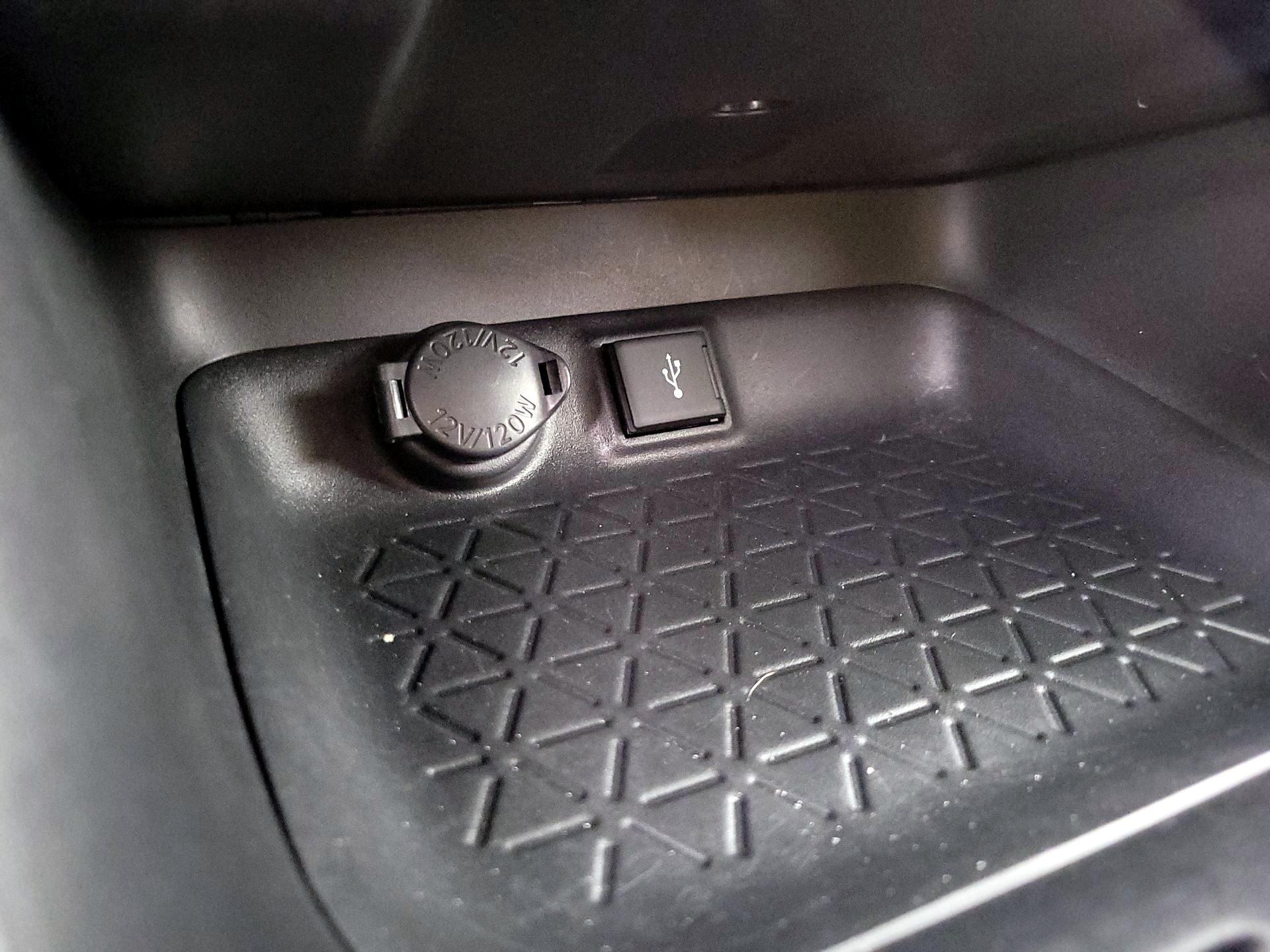 Thumbnail: 2020 Toyota RAV4 - 18