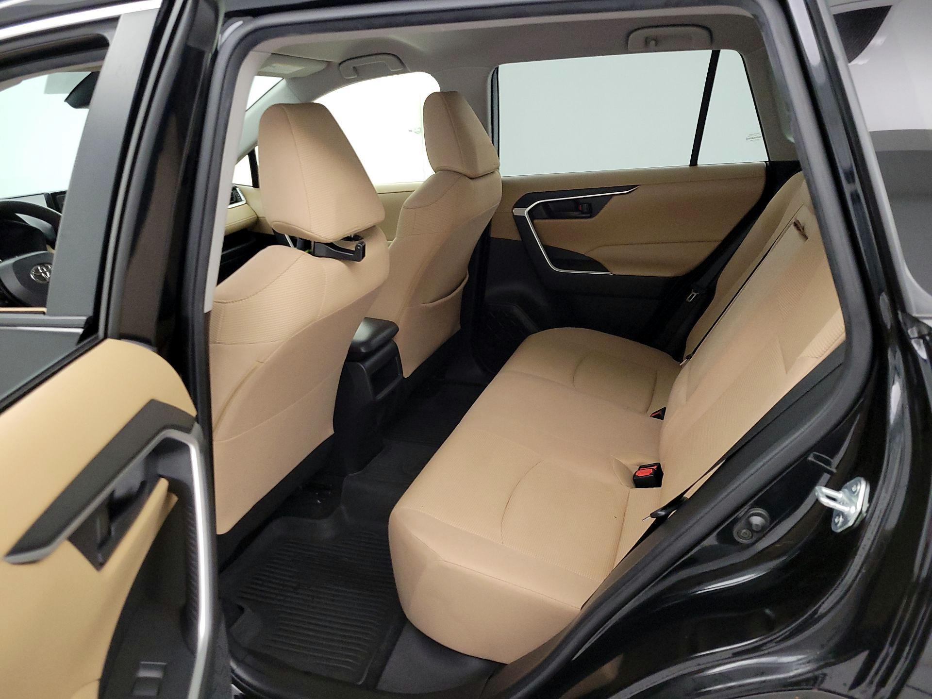 Thumbnail: 2020 Toyota RAV4 - 19