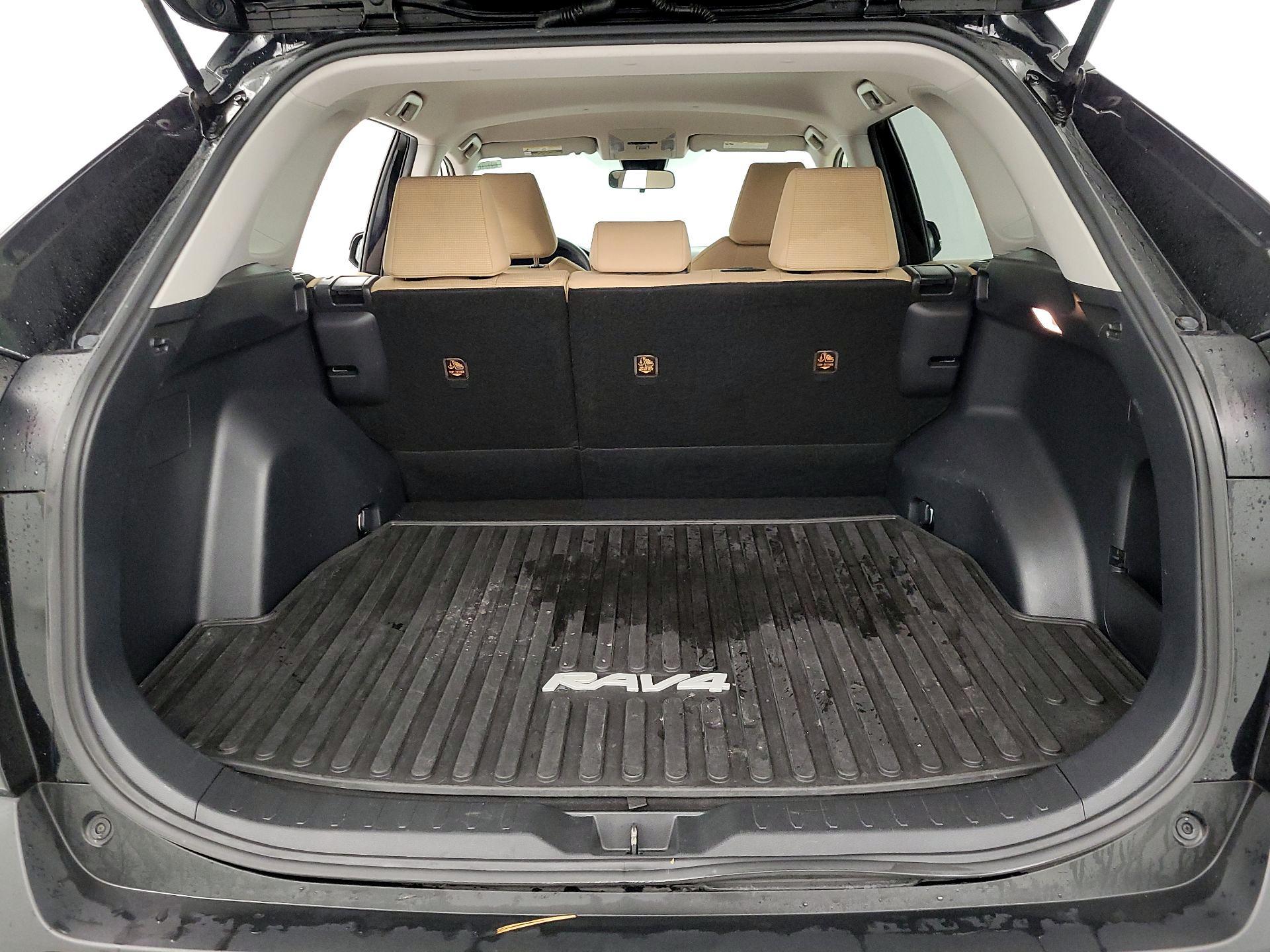 Thumbnail: 2020 Toyota RAV4 - 20