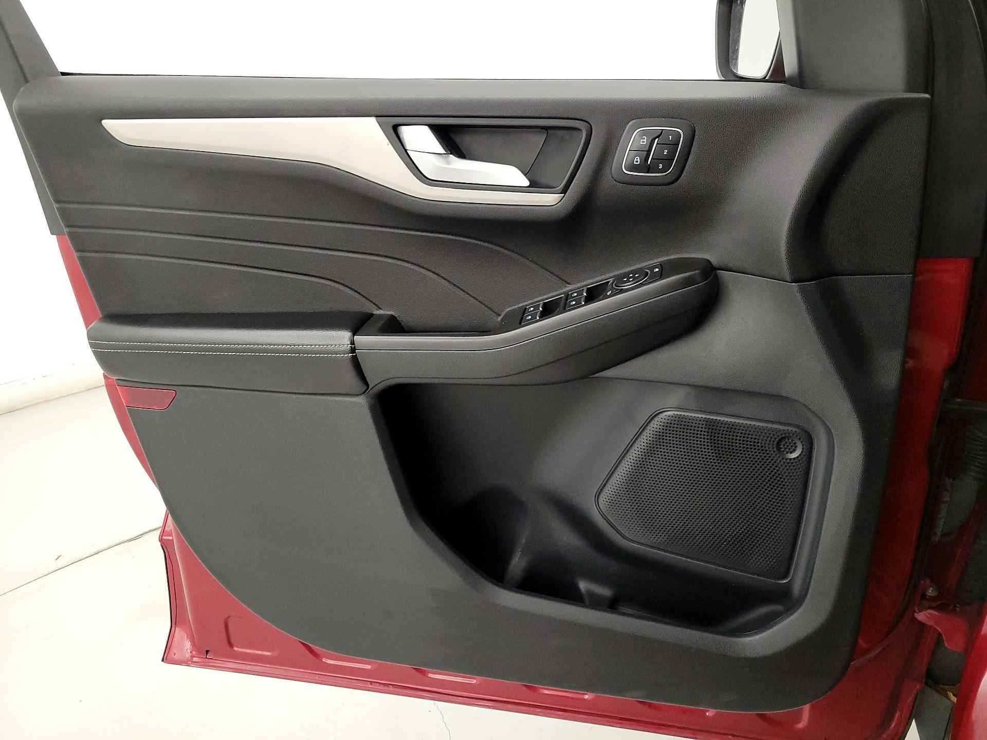 Thumbnail: 2021 Ford Escape - 12