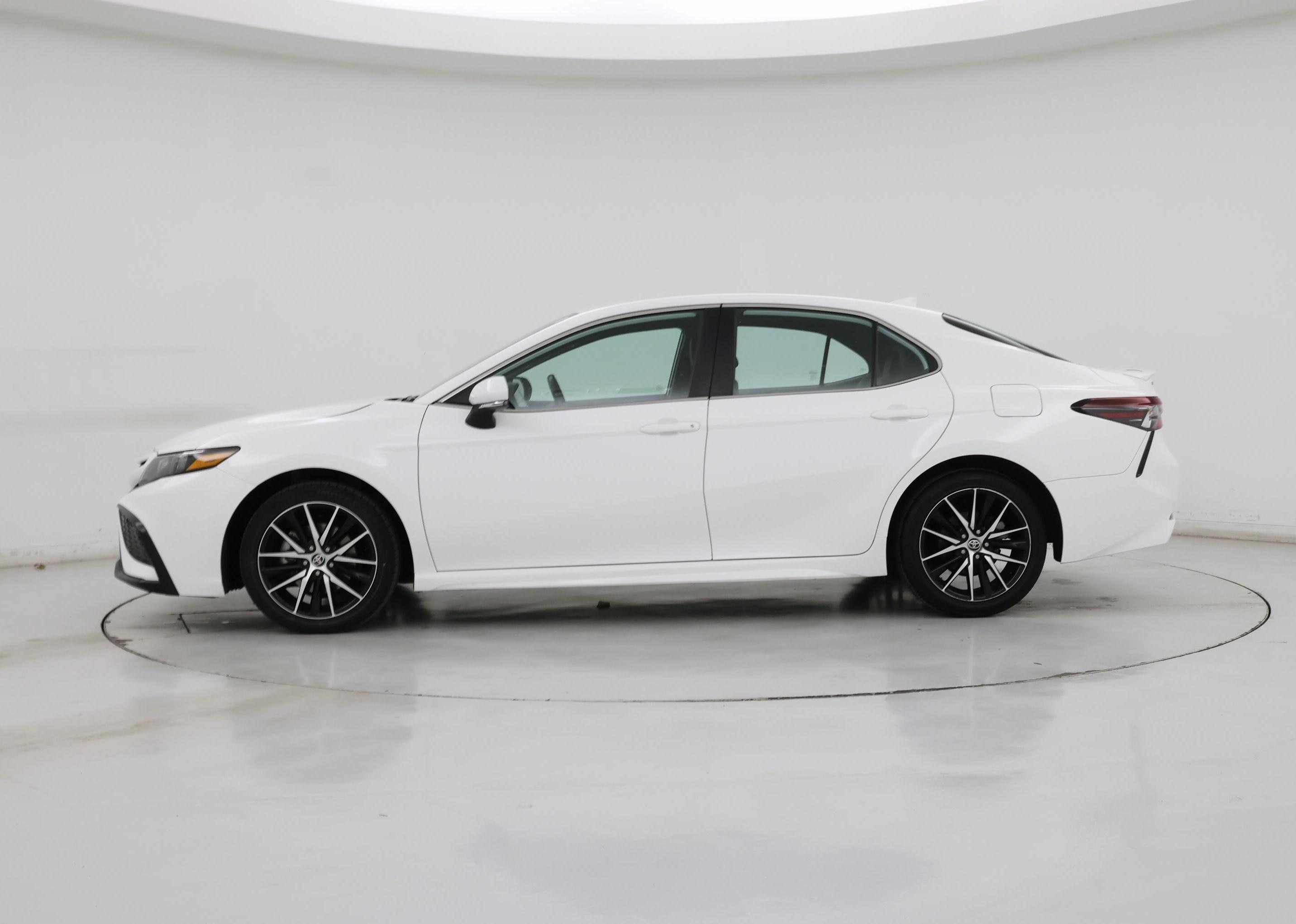 Thumbnail: 2024 Toyota Camry - 3