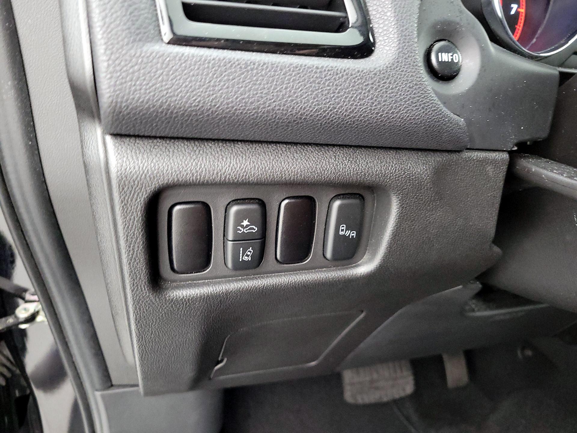 Thumbnail: 2024 Mitsubishi Outlander Sport - 13