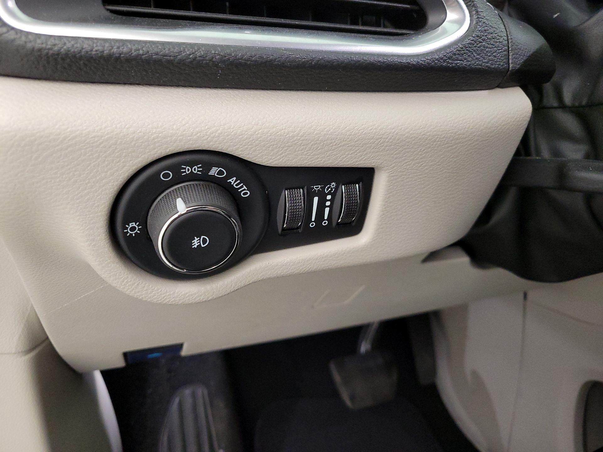 Thumbnail: 2024 Chrysler Pacifica - 13