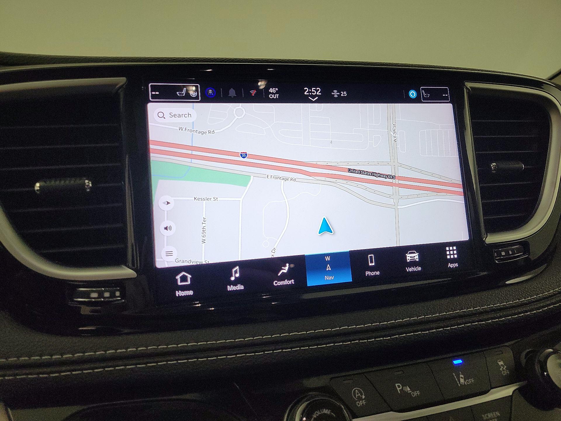 Thumbnail: 2024 Chrysler Pacifica - 14