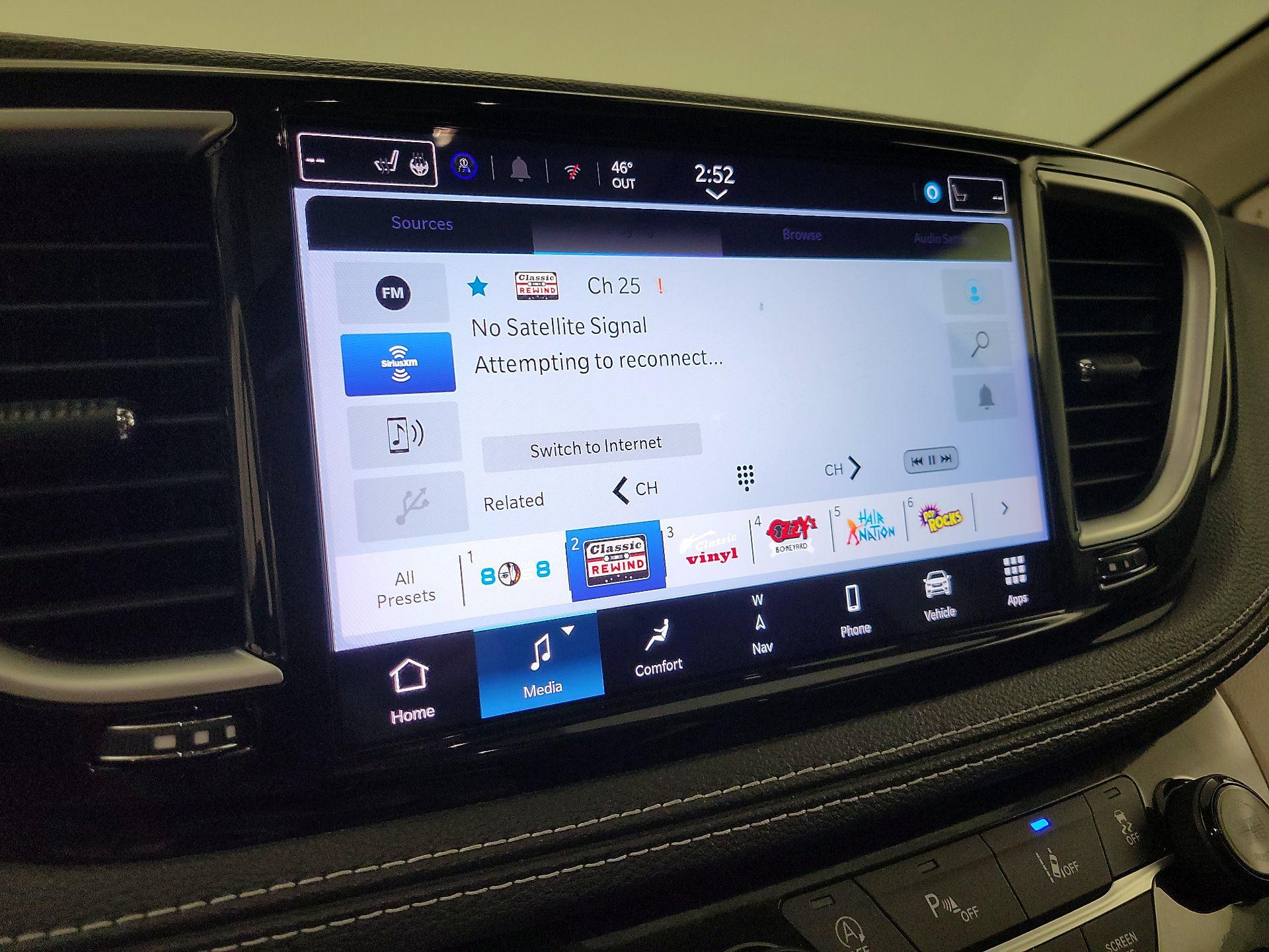 Thumbnail: 2024 Chrysler Pacifica - 16