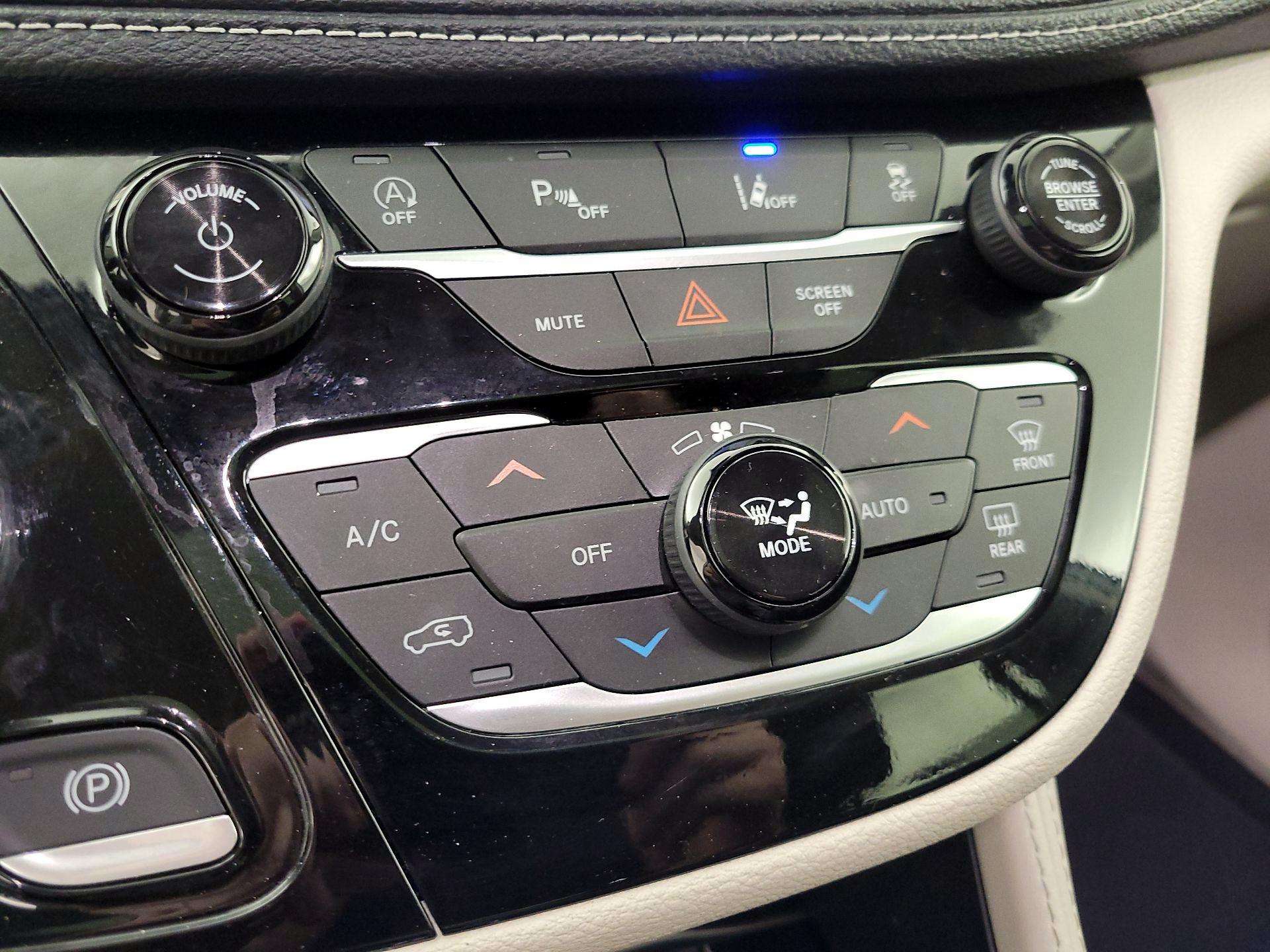 Thumbnail: 2024 Chrysler Pacifica - 17