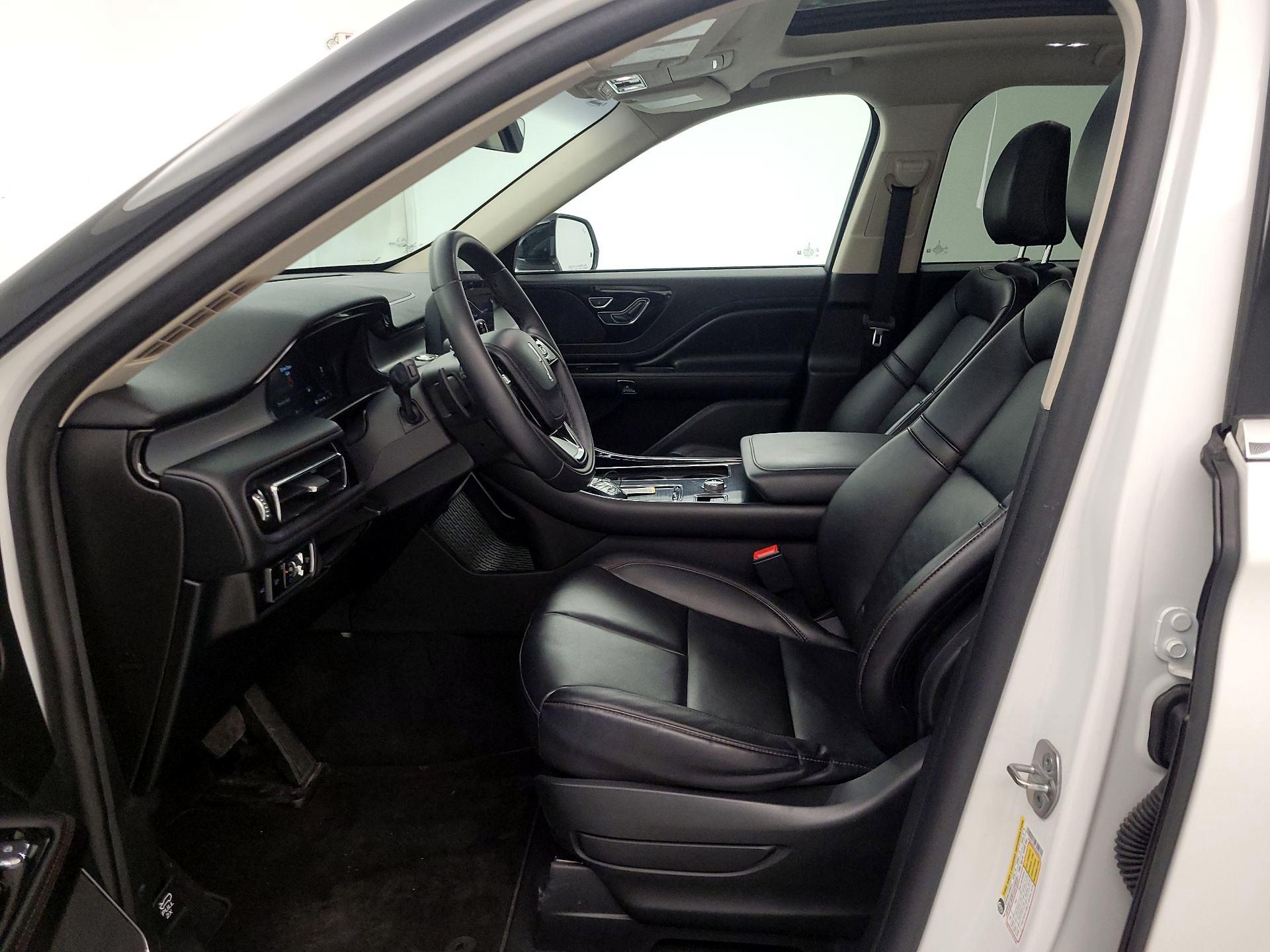 Thumbnail: 2023 Lincoln Aviator - 11